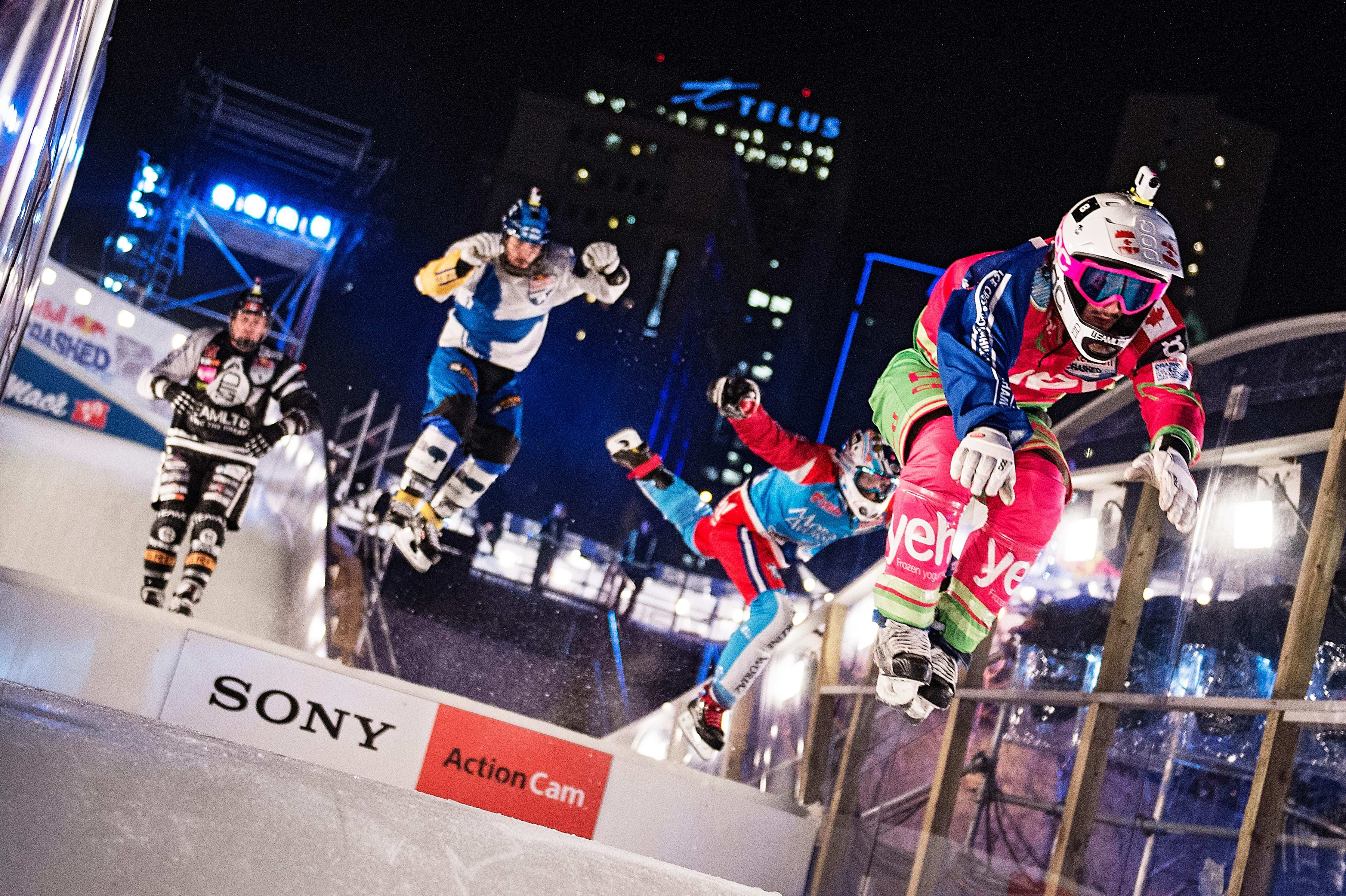 Лучшие падения участников Red Bull Crashed Ice (видео)