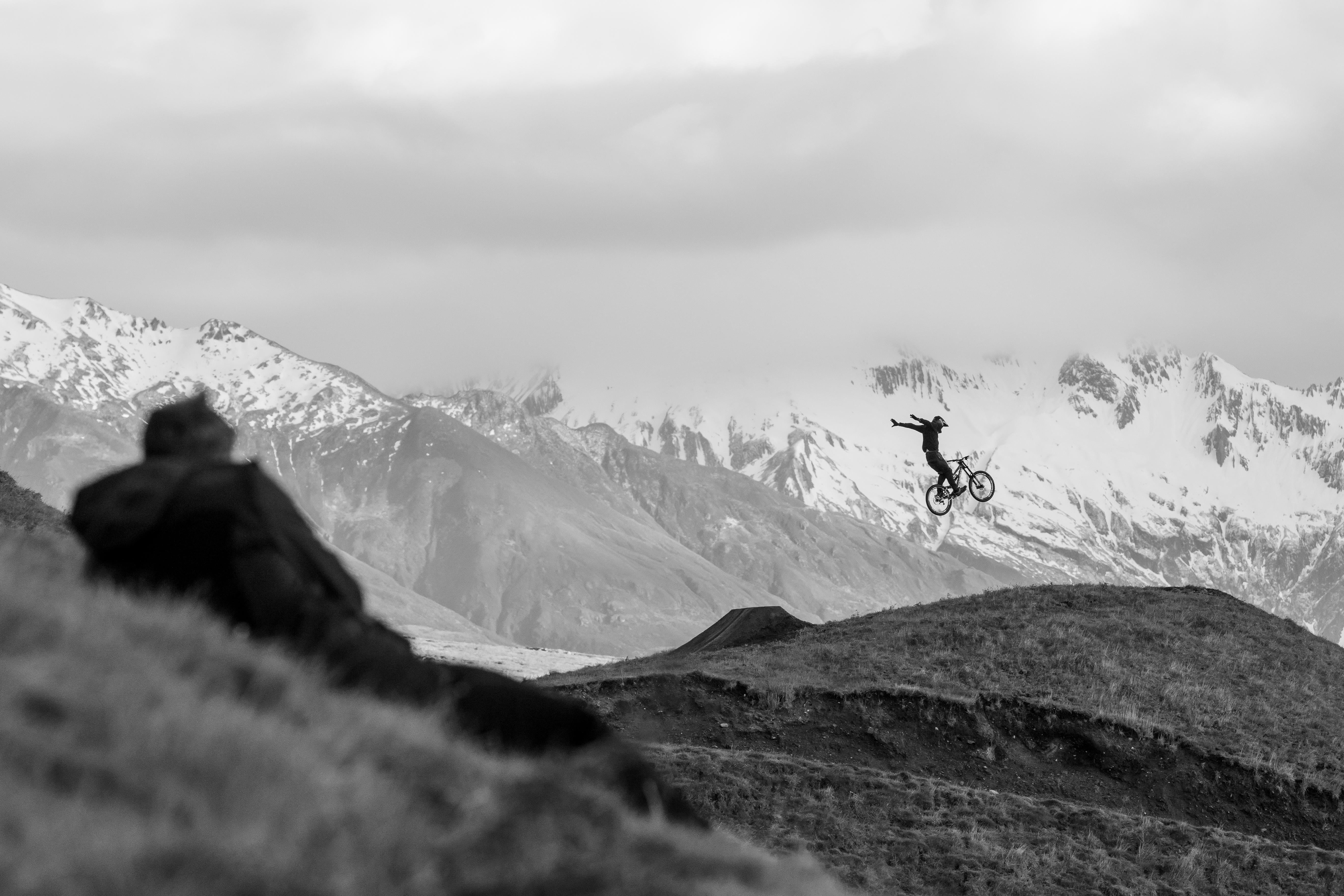 Mountain shooting. Фрирайдер в горах чб. Red bull Photography.