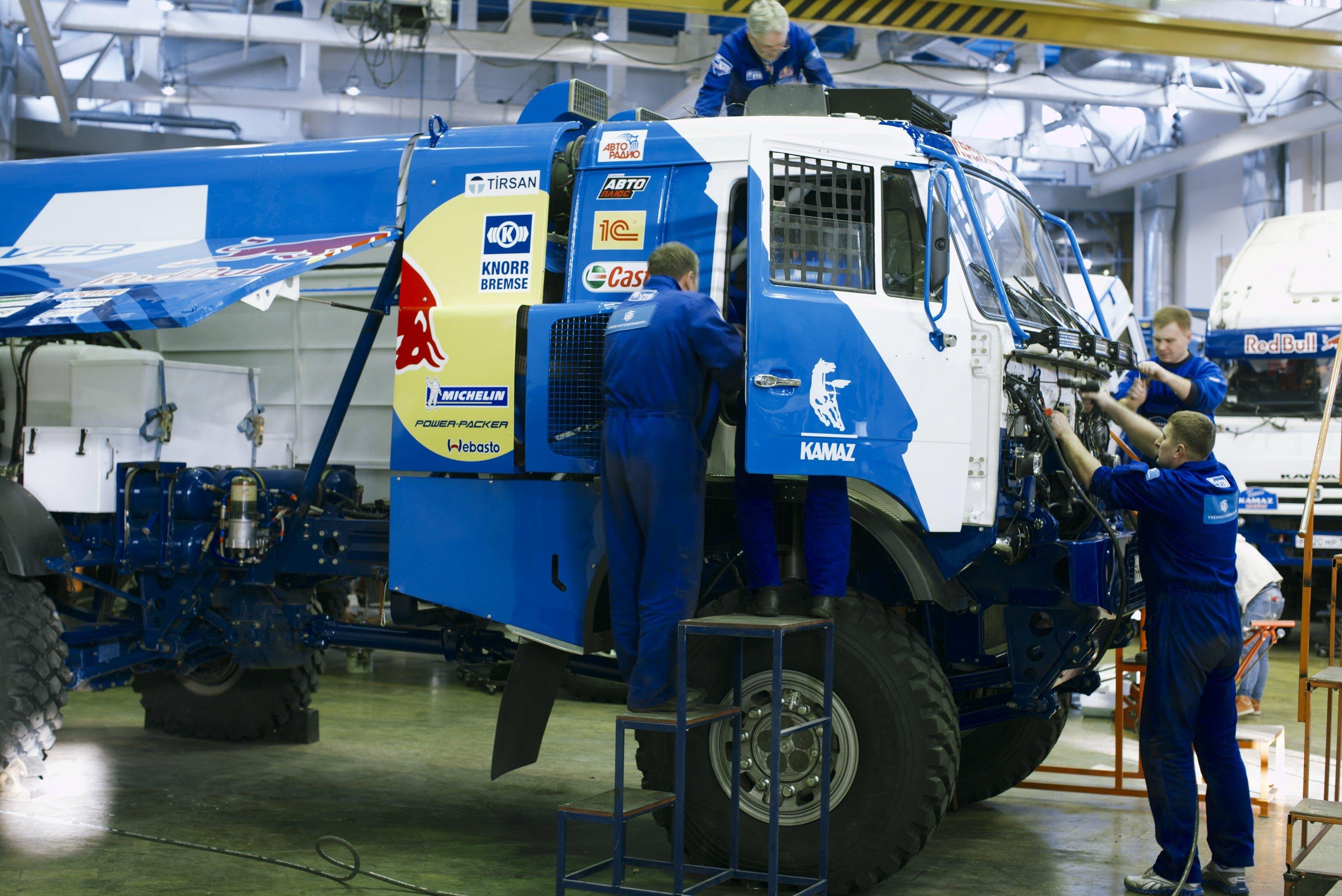 Rallye Dakar KAMAZ Action Clip