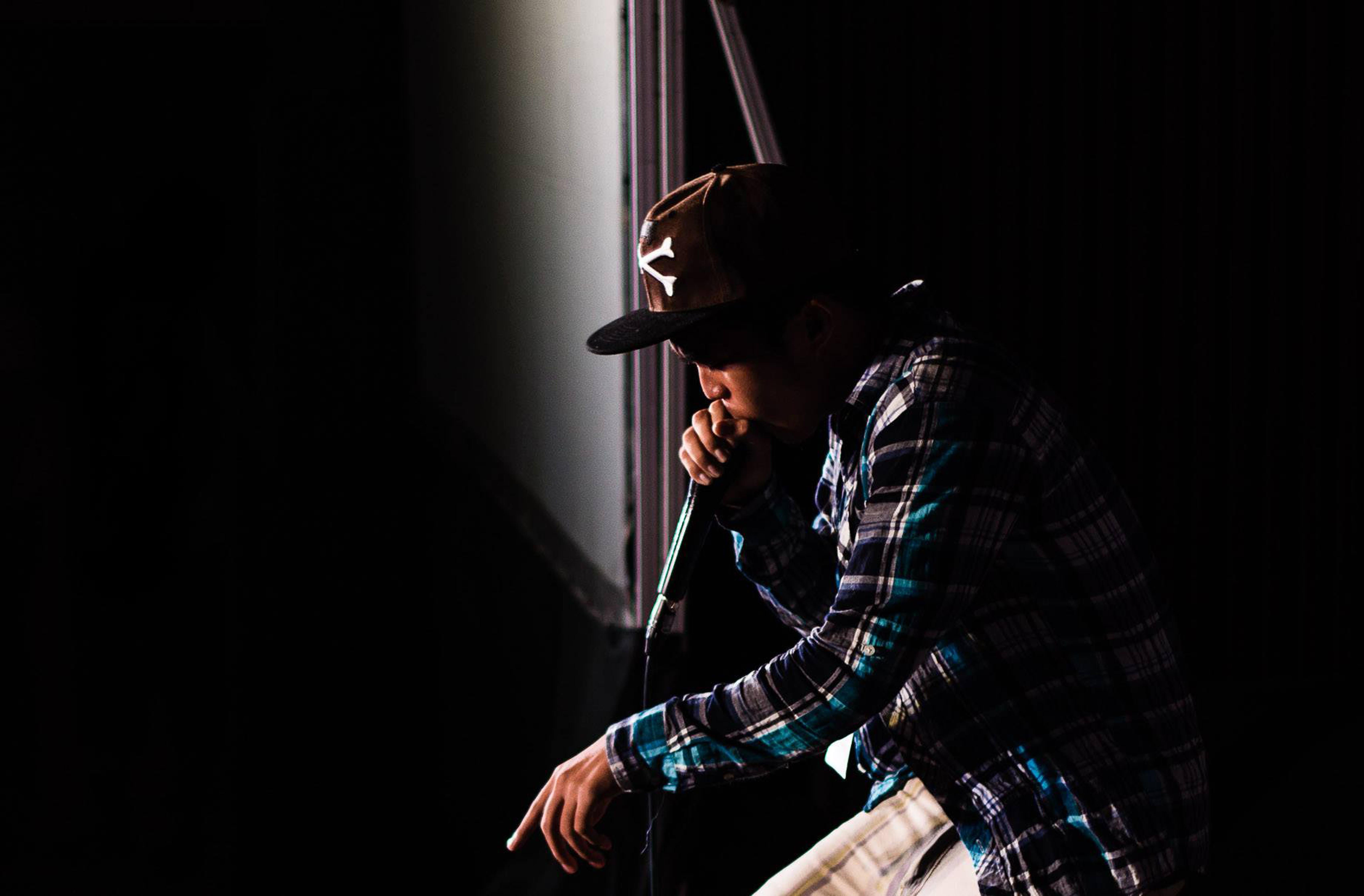 Bigman the window beatbox. Beatboxing. Рэп битбокс. Битбокс фото. Крутой битбокс.