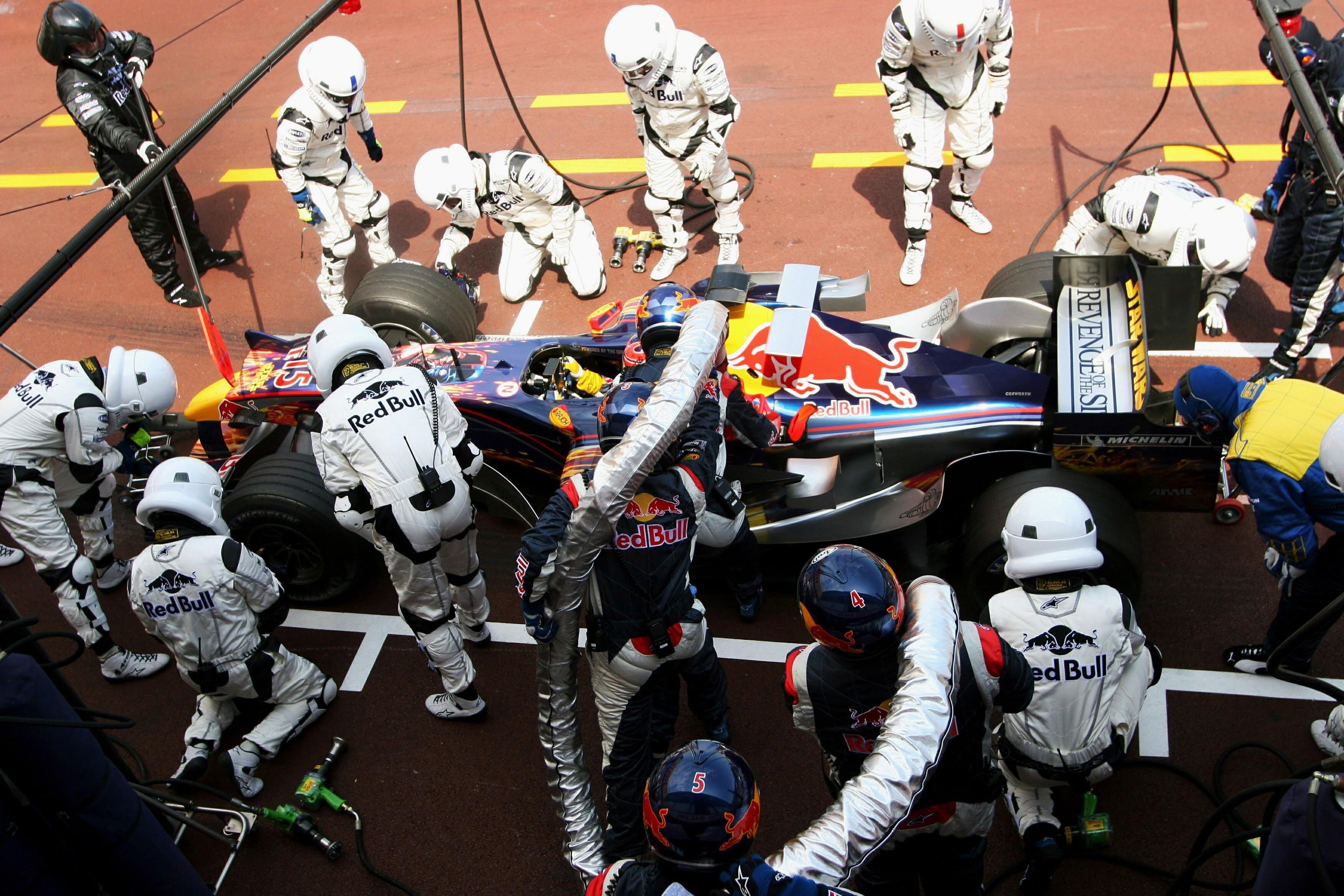 2015.01.01 |『スター・ウォーズ』とRed Bull Racingの出会い|Motorsports