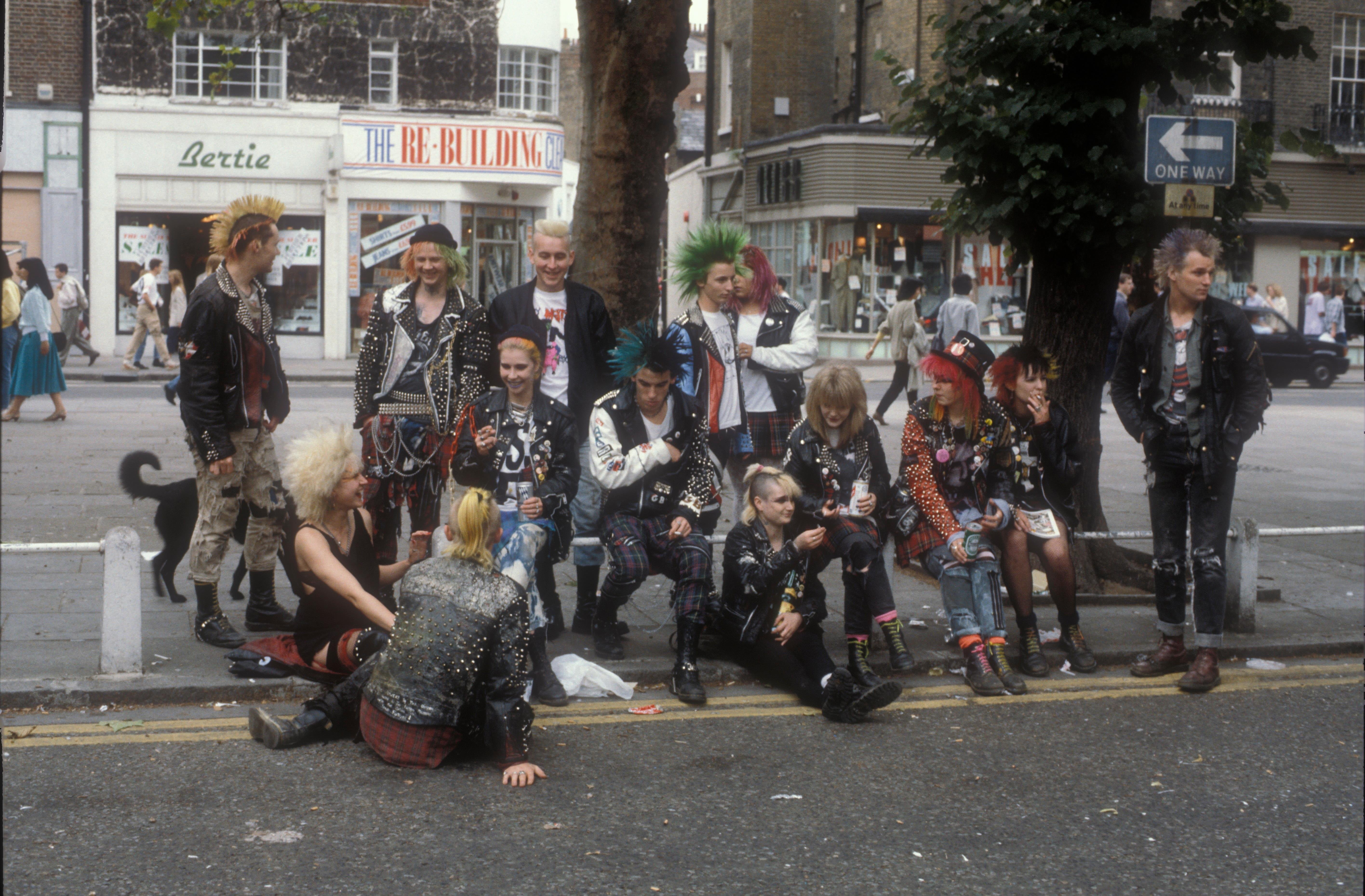 punk-gang-on-the-kings-road-london-1983.