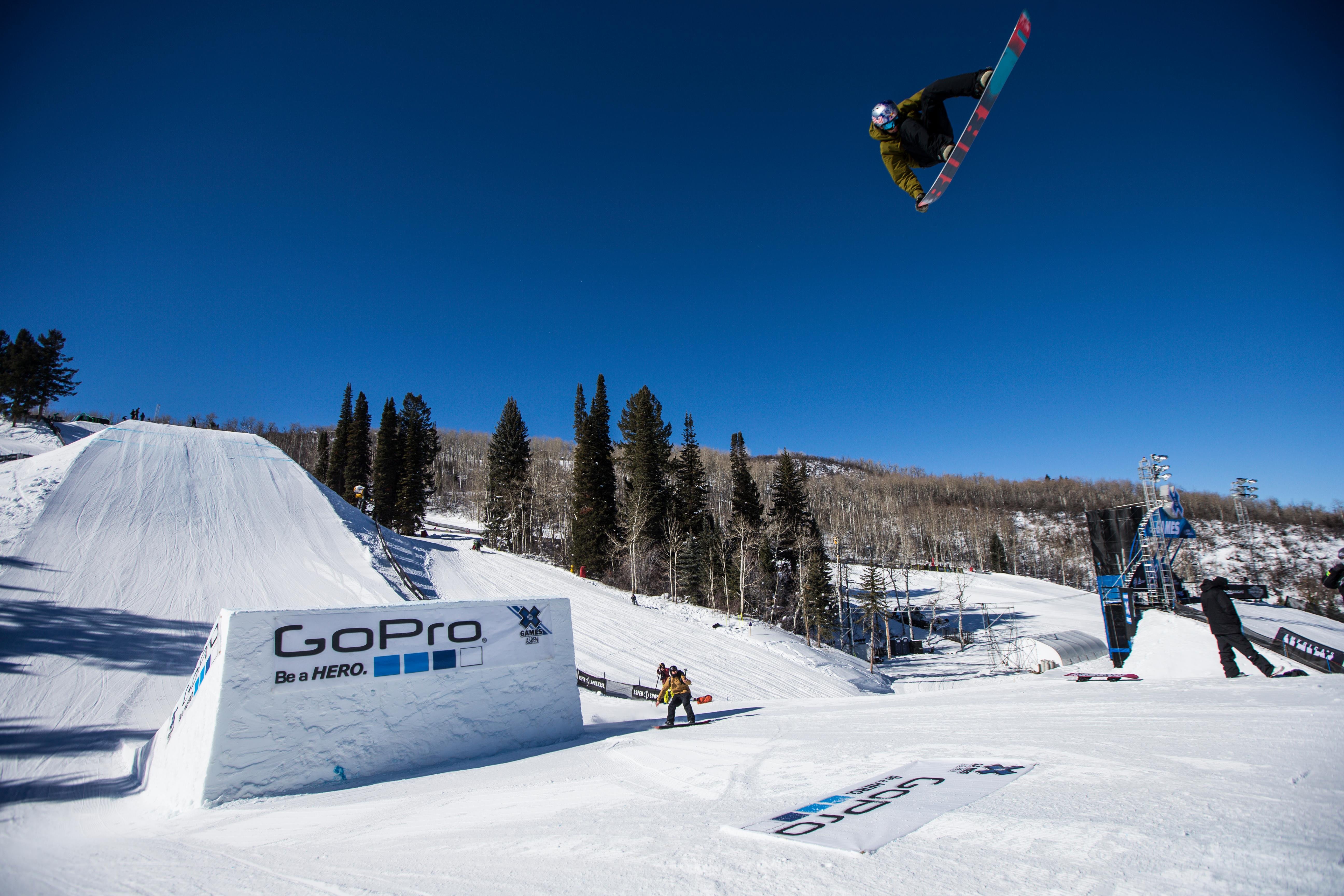 Mark Mcmorris Plata En X Games 2016 Snowboard Big Air En Acción 