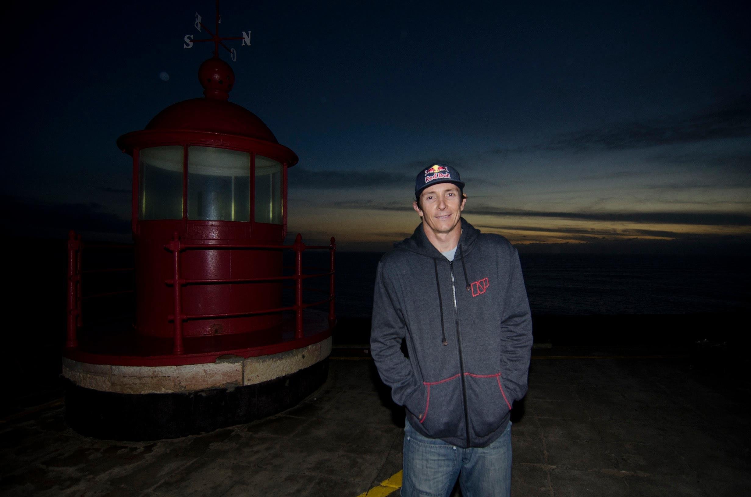 Sleduj windsurfing na největších vlnách světa v Nazaré