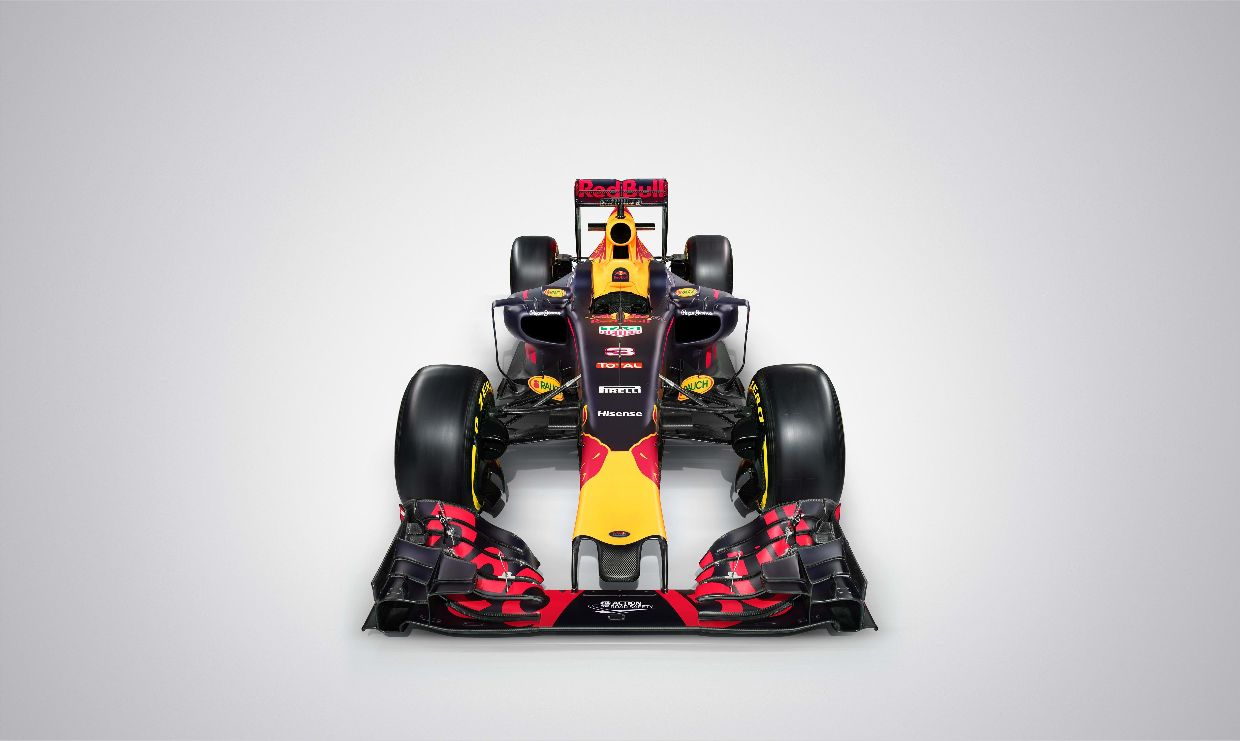 2016 F1 cars revealed