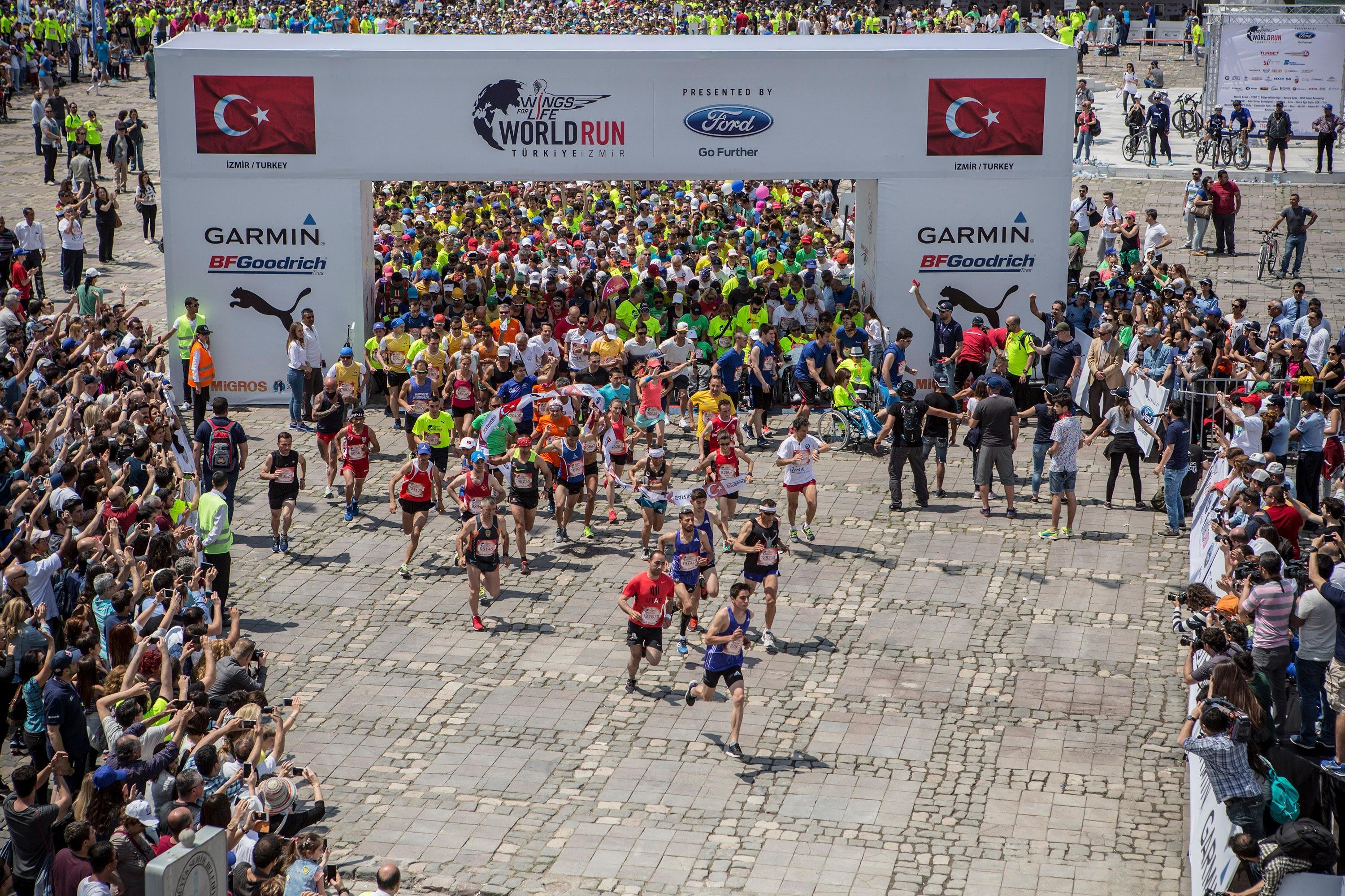 Wings for Life World Run. Wings for Life World Run finish. Life Run. Wings for Life World Run car.