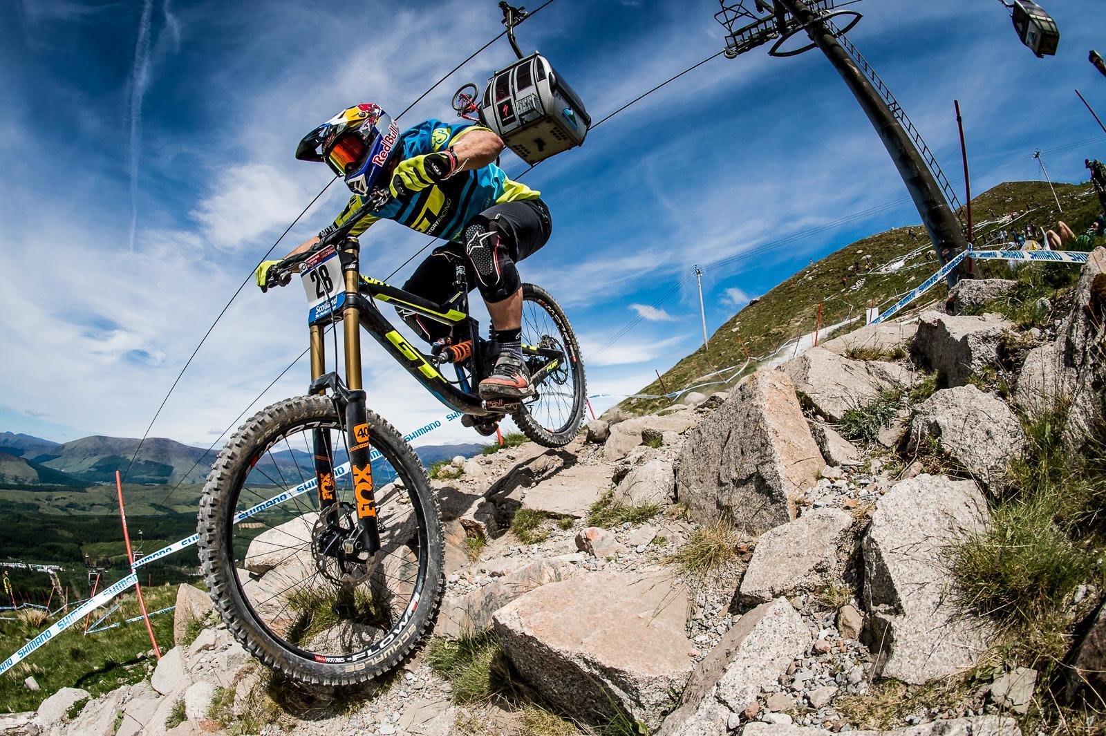 Red Bull TV】UCIワールドカップ MTBダウンヒル初心者用観戦ガイド