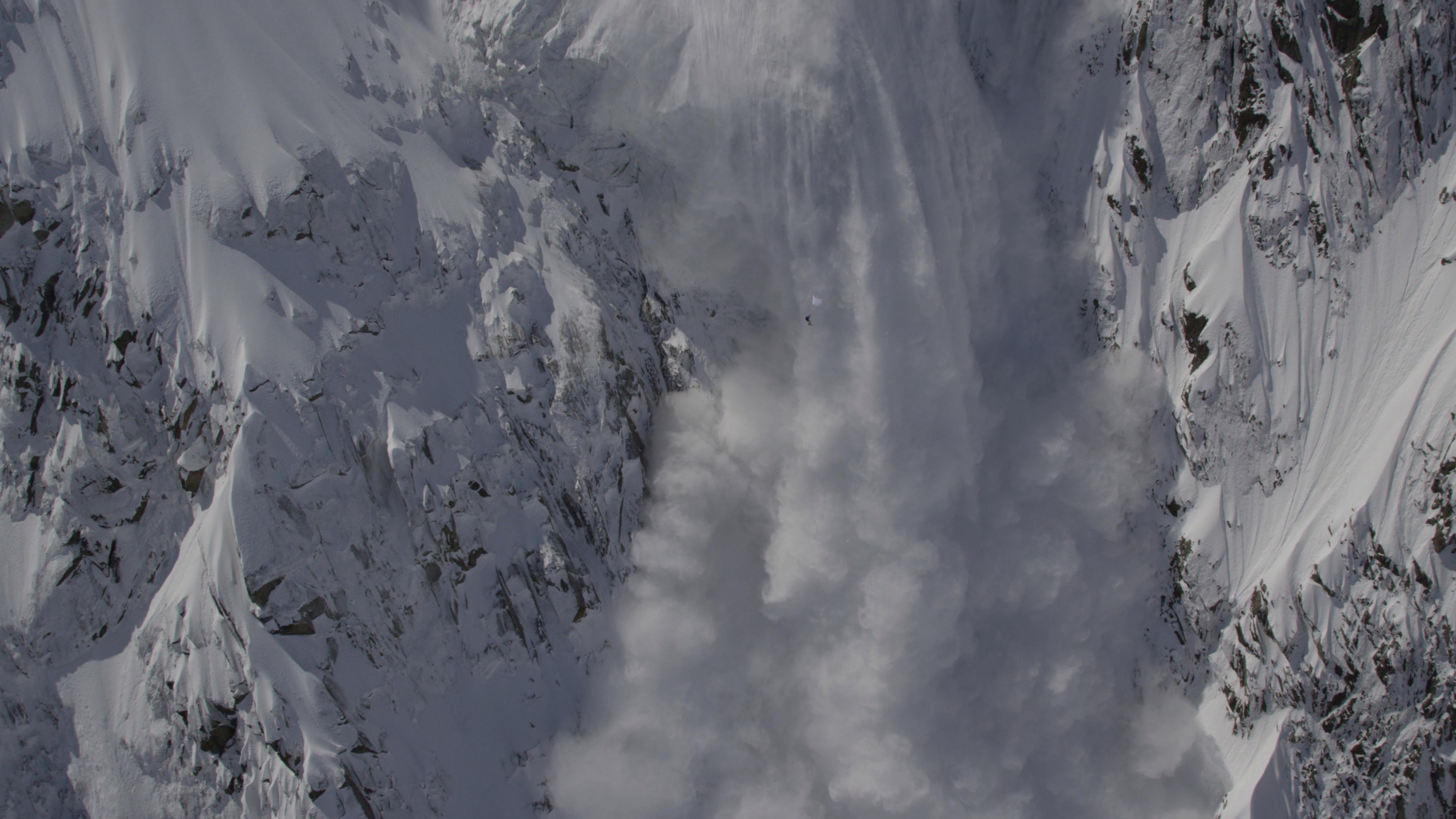 降速滑雪飞越雪崩