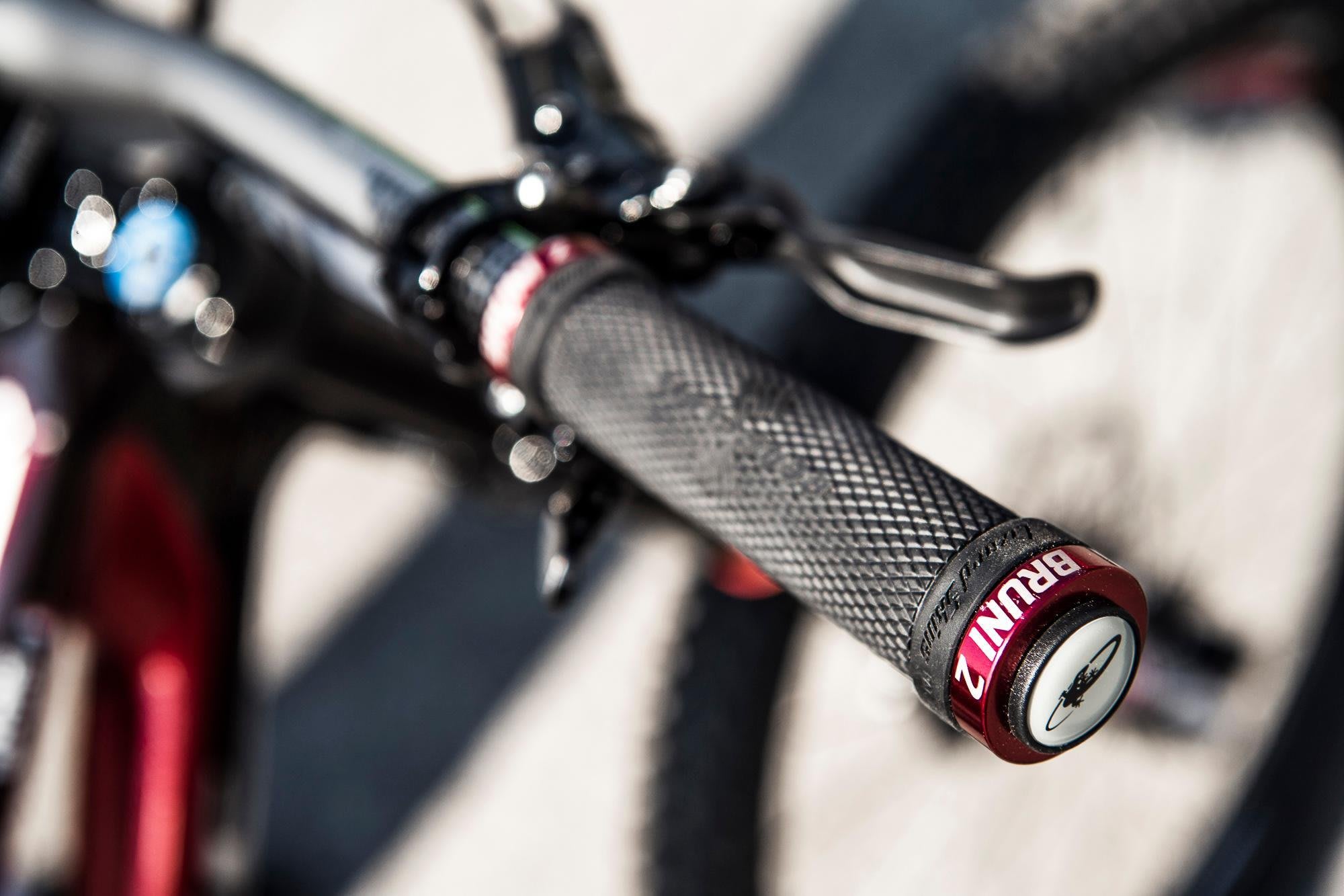 thin mtb grips