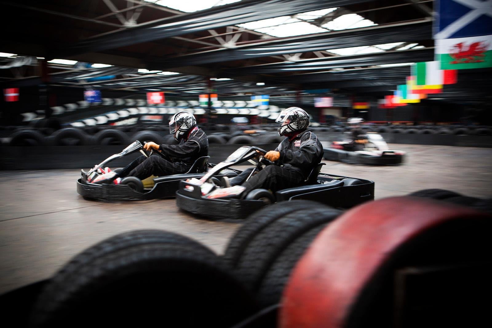 Pilotos de kart aceleram em corrida este fim de semana