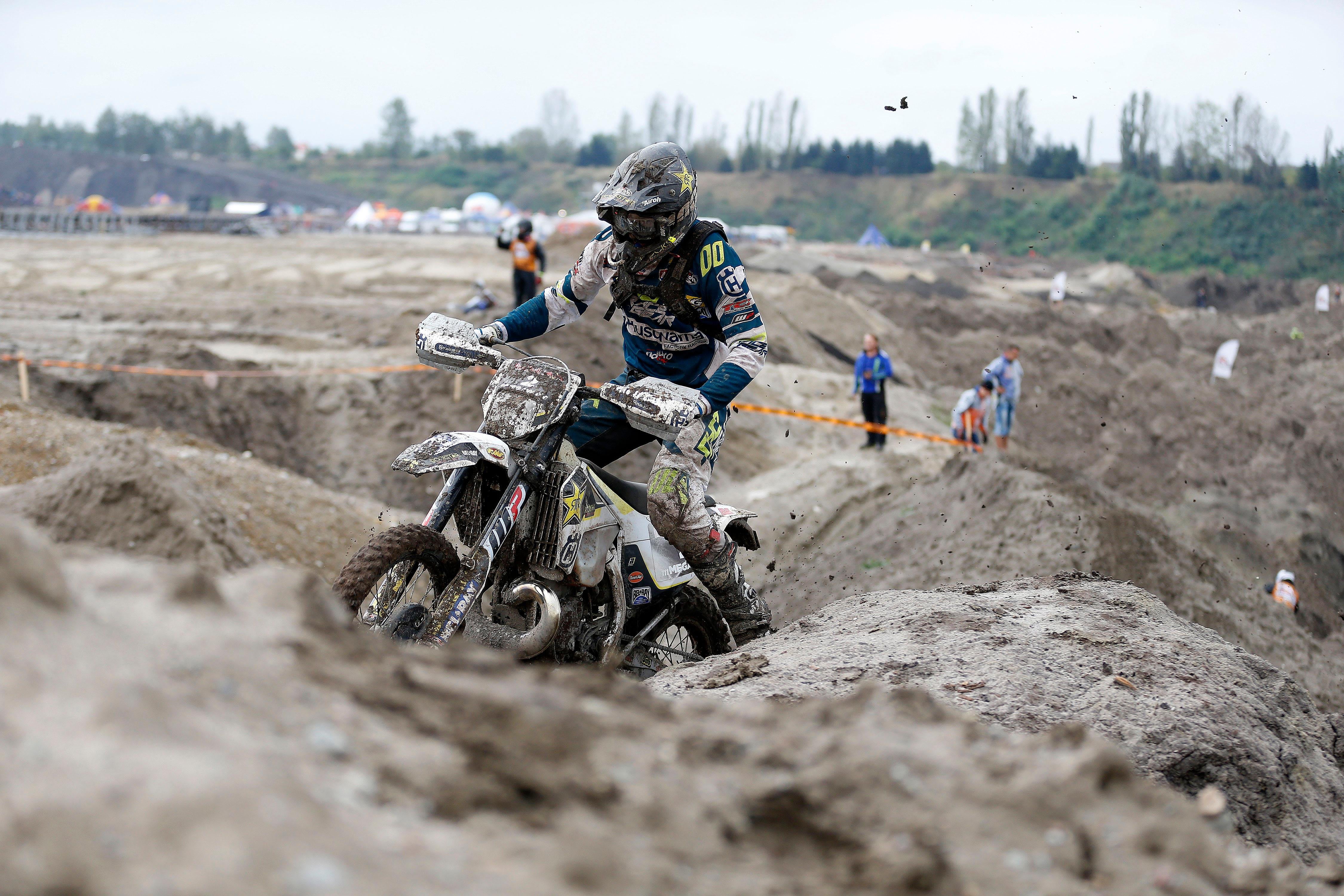 Эндуро элемент. Защита картера эндуро. Эндуро стадион. Эндуро элемент. Эндуро элемент.