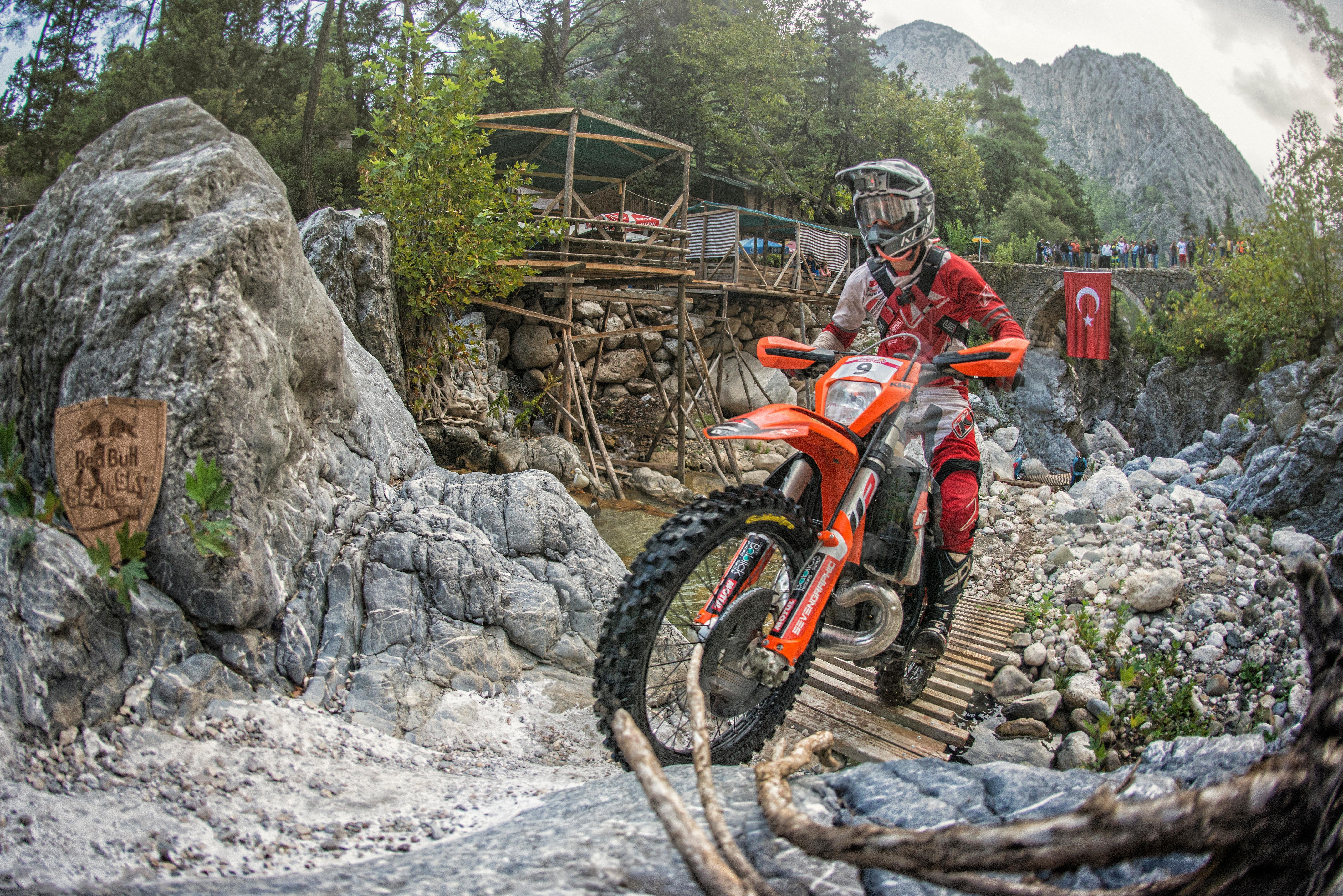 Hard enduro