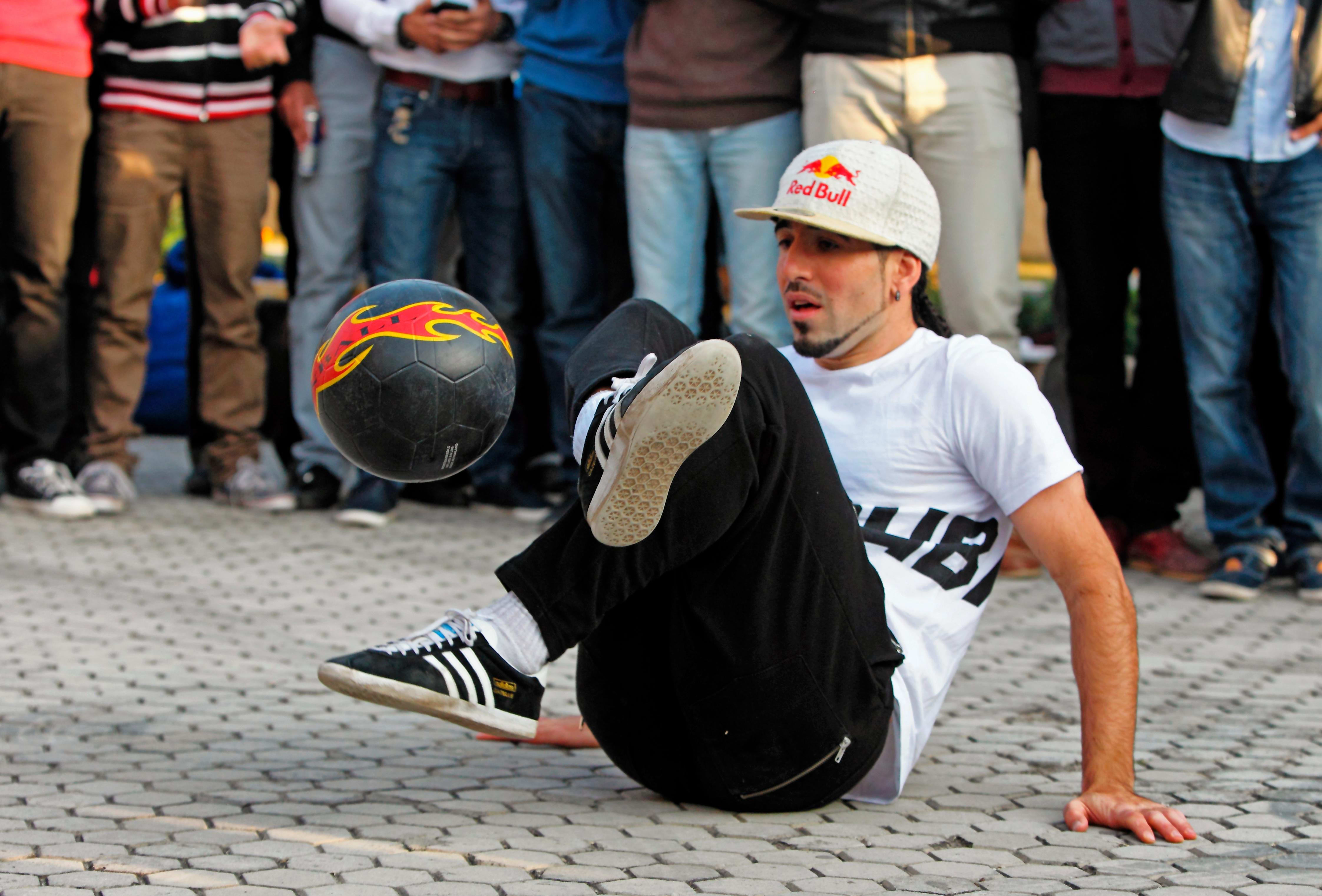 Red bull Street Style