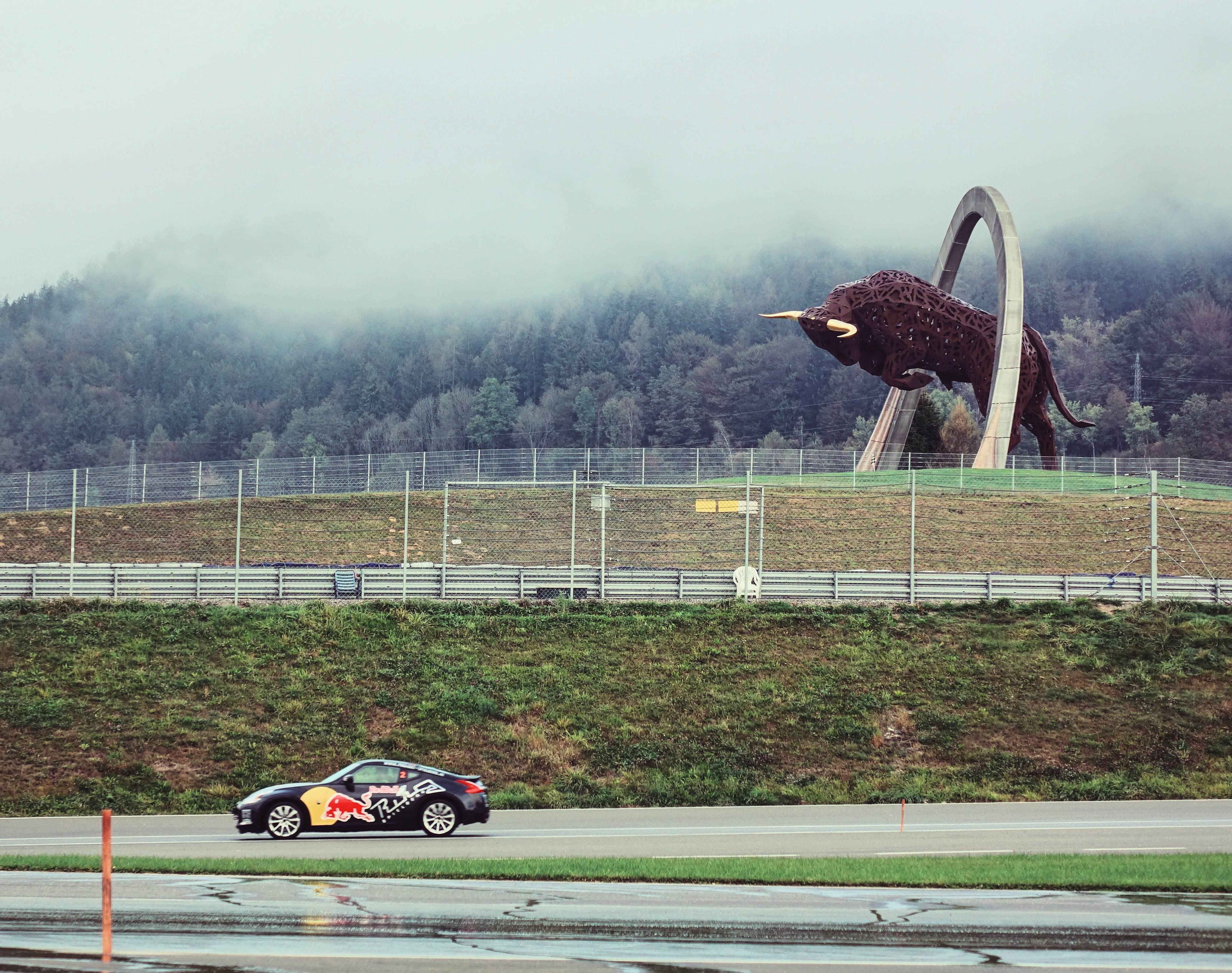 Ред булл ринг. Штаб квартира Red bull. Штаб квартира ред Булл. Red bull Ring.