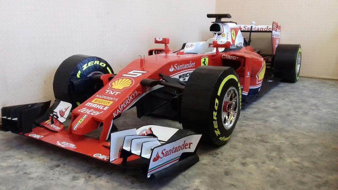 ボール紙でF1マシンを作ってみた