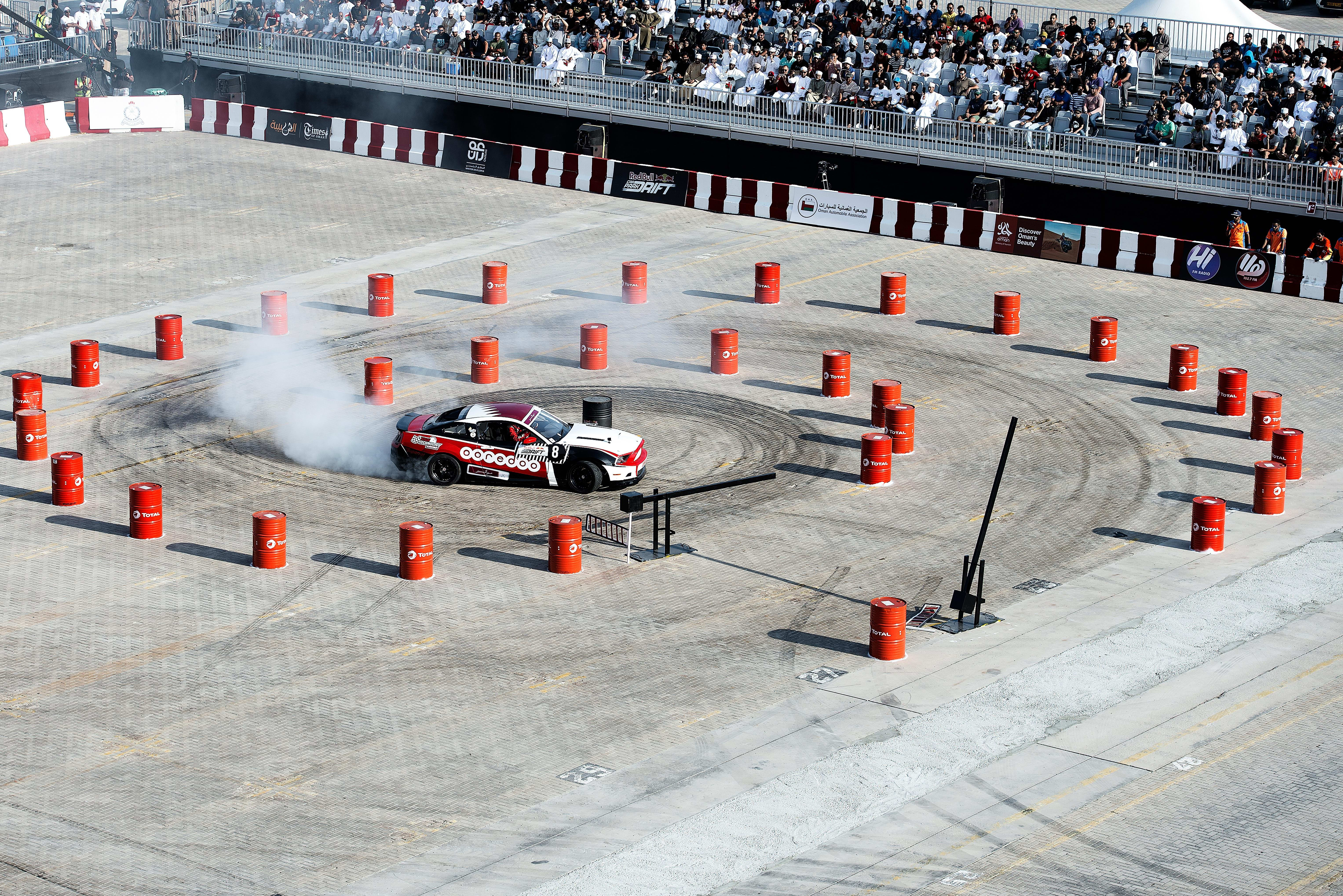 Дрифт паркинг. Red bull car Park Drift информация соревнования 2012 года. Дрифт парк. Дрифт на парковке. Red bull car Park Drift World Final.