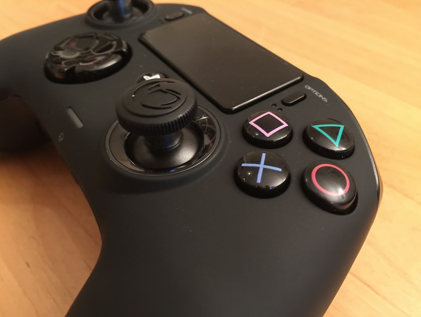 Nacon Revolution Pro 2 Vs Razer Raiju PS4-Controller-Vergleich: Razer Raiju/Nacon Revolution
