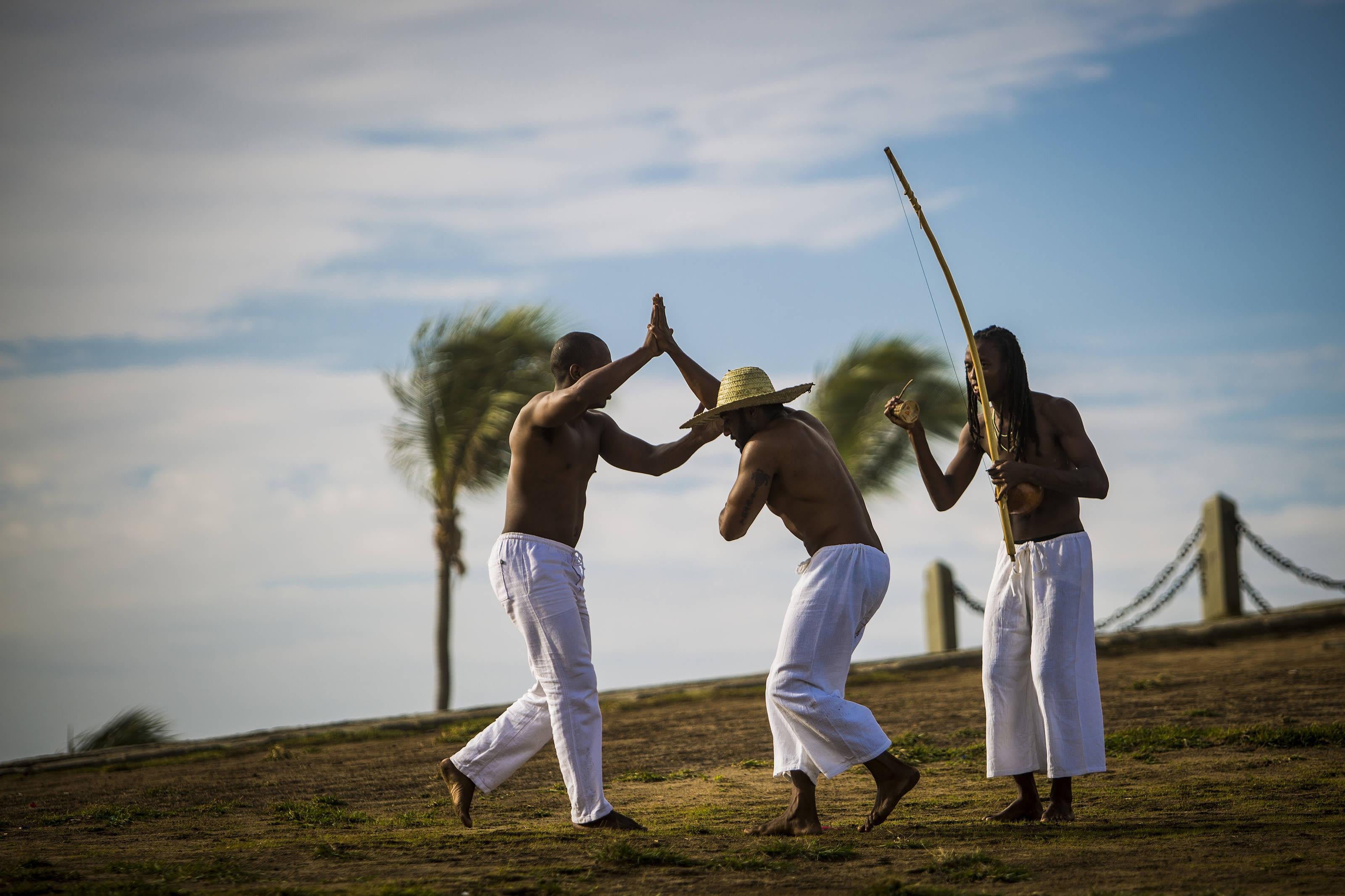 Capoeira movimento AU Red Bull Paranauê