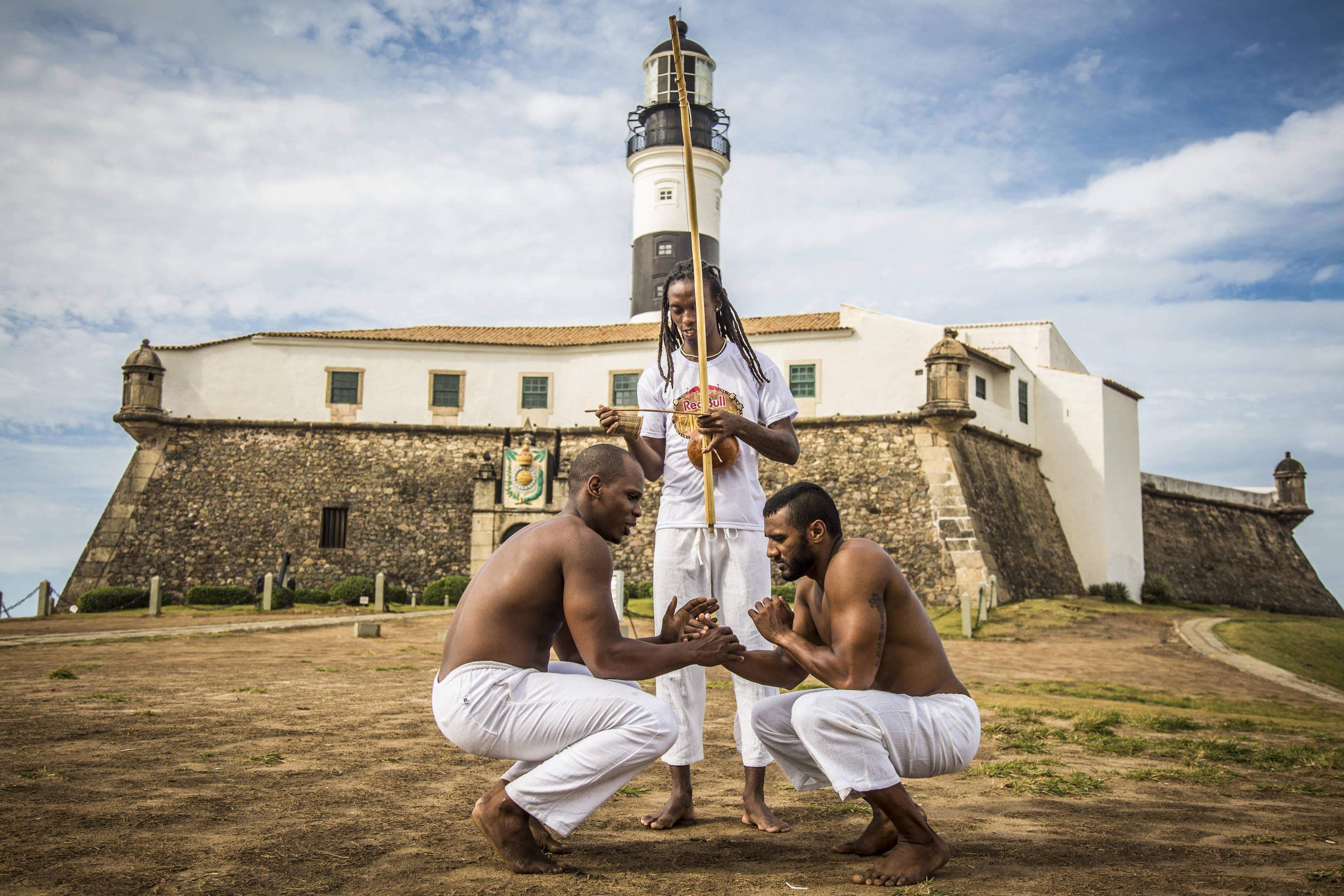 Capoeira movimento AU Red Bull Paranauê