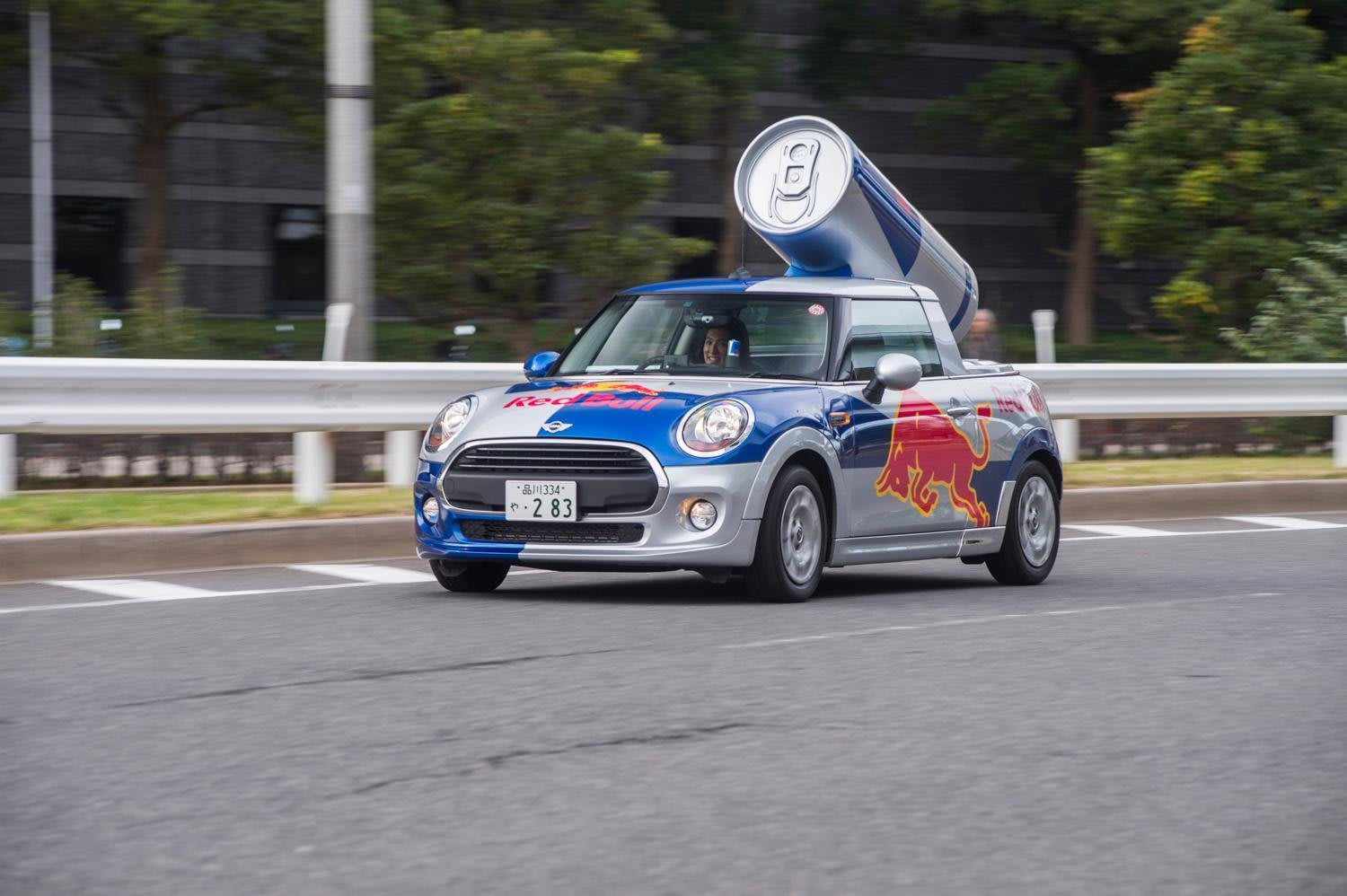 板屋さんのレッドブル Red Bull MINIの秘密をついに初公開