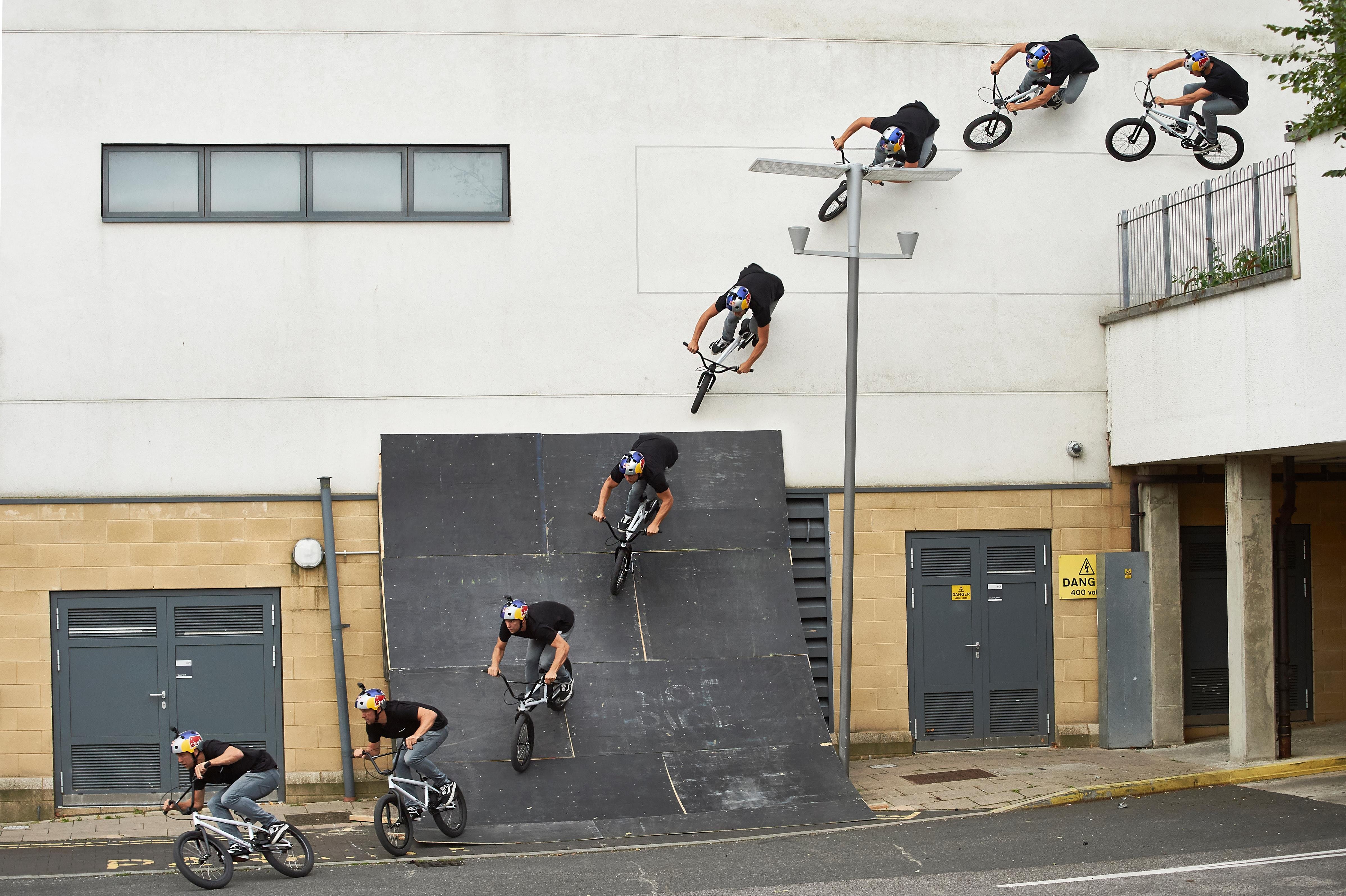 BMX эдит Себастьян Кип ездит по стенам wallride видео