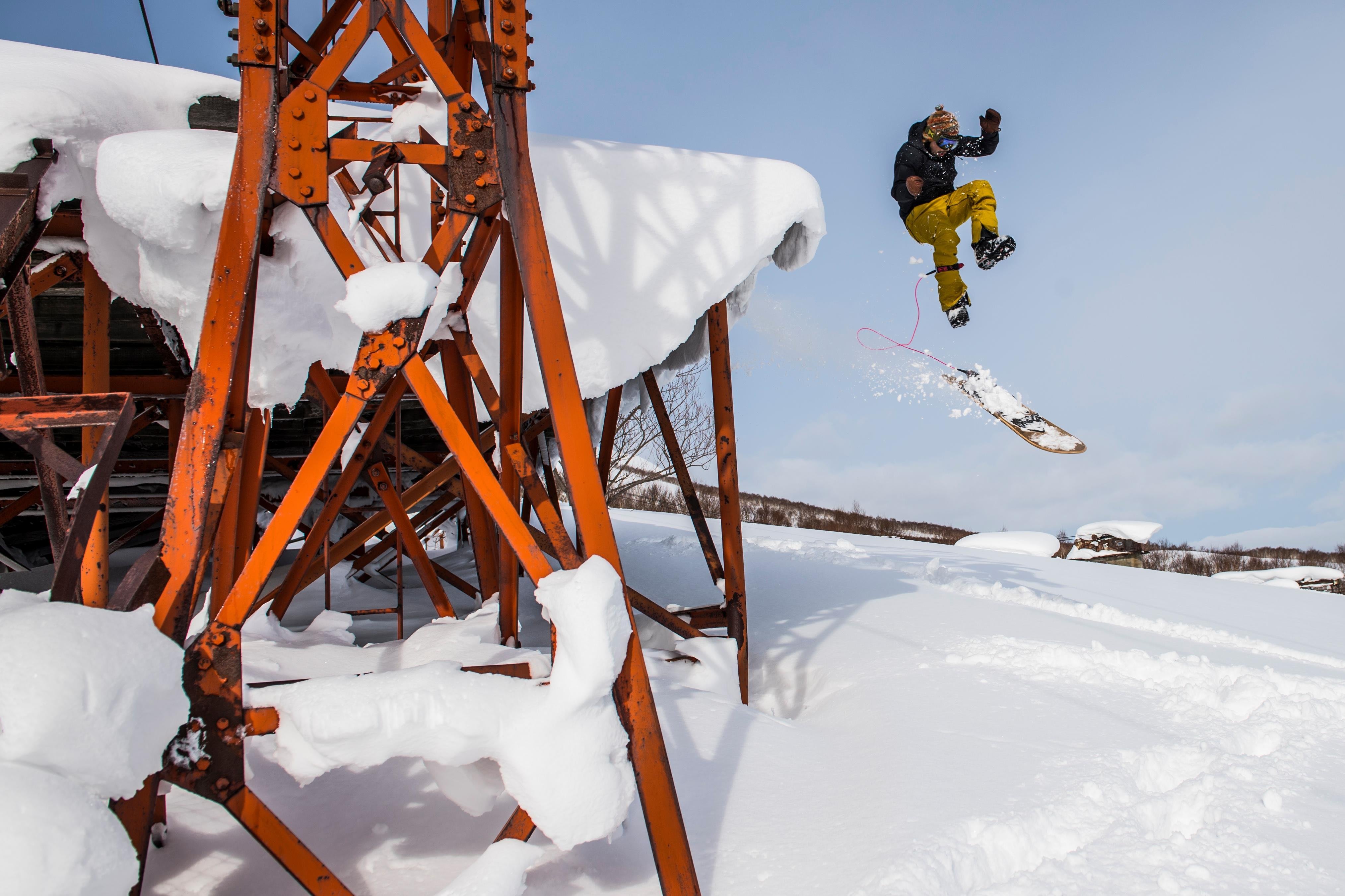 RED BULL YUKI ITA 2017】 自分で作った板で雪山とダイレクトに
