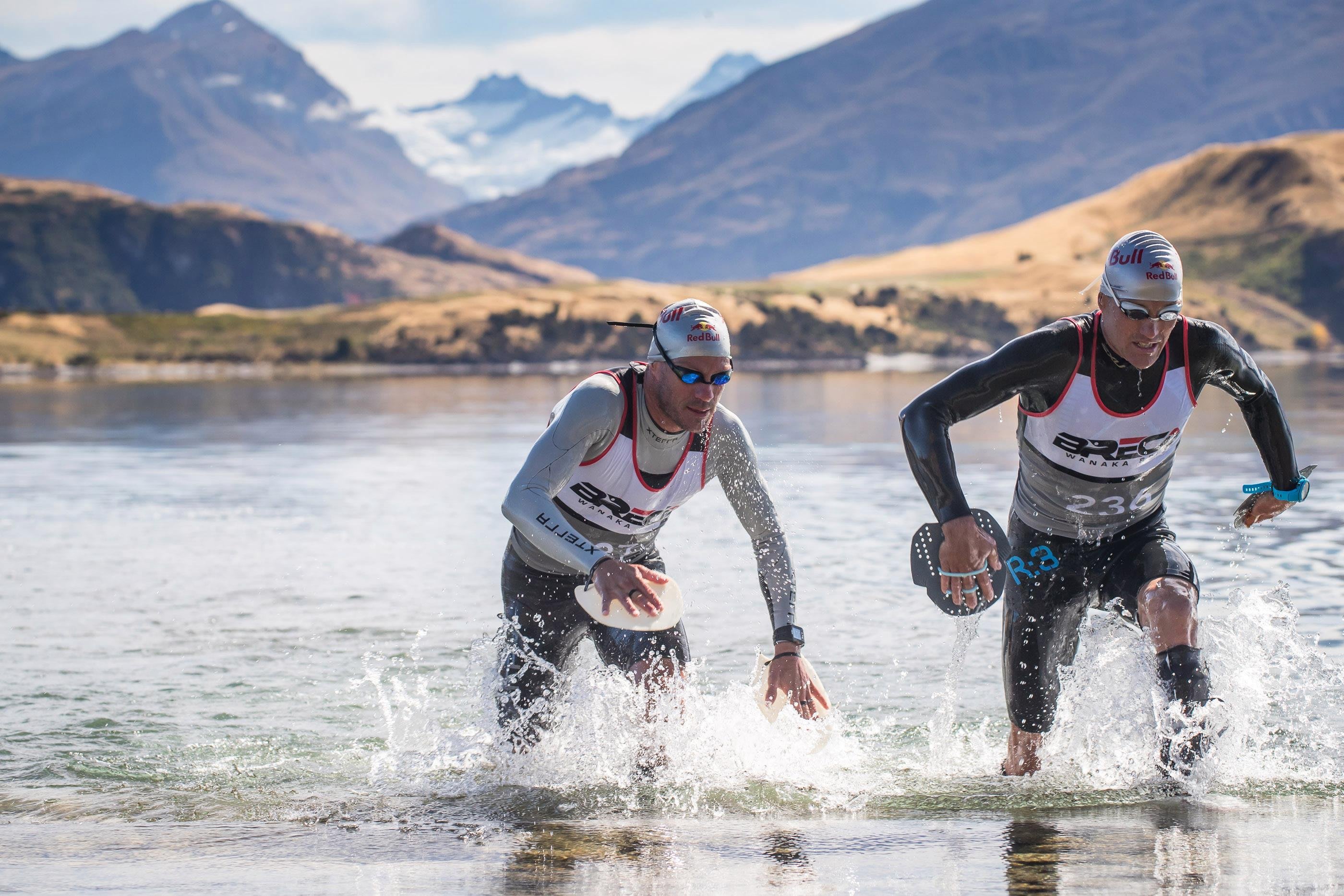 Swim running. Свимран 2022. Swimrun. Свимран экипировка. Соревнование свимран.