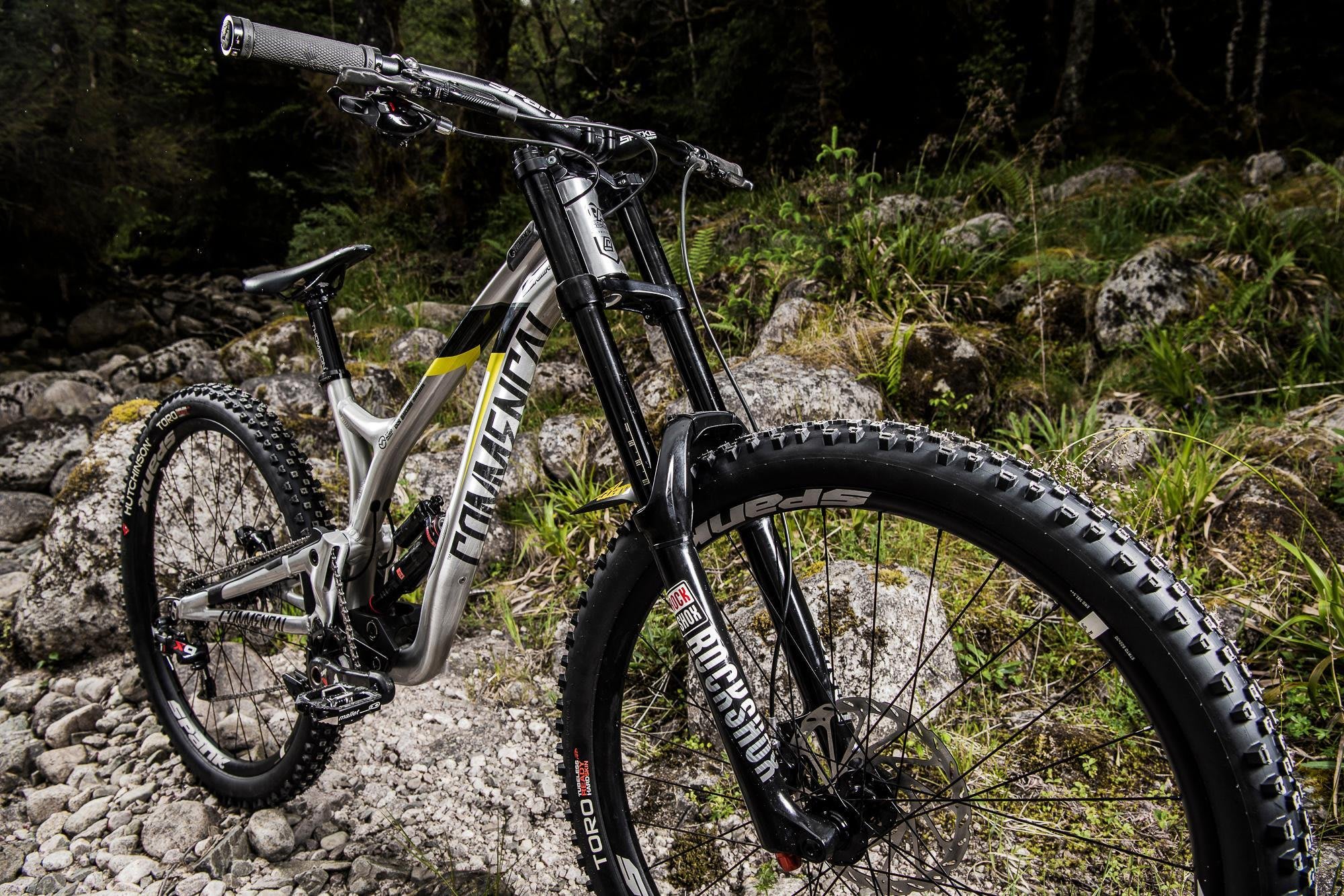 Las mejores bicis MTB de descenso Top 9