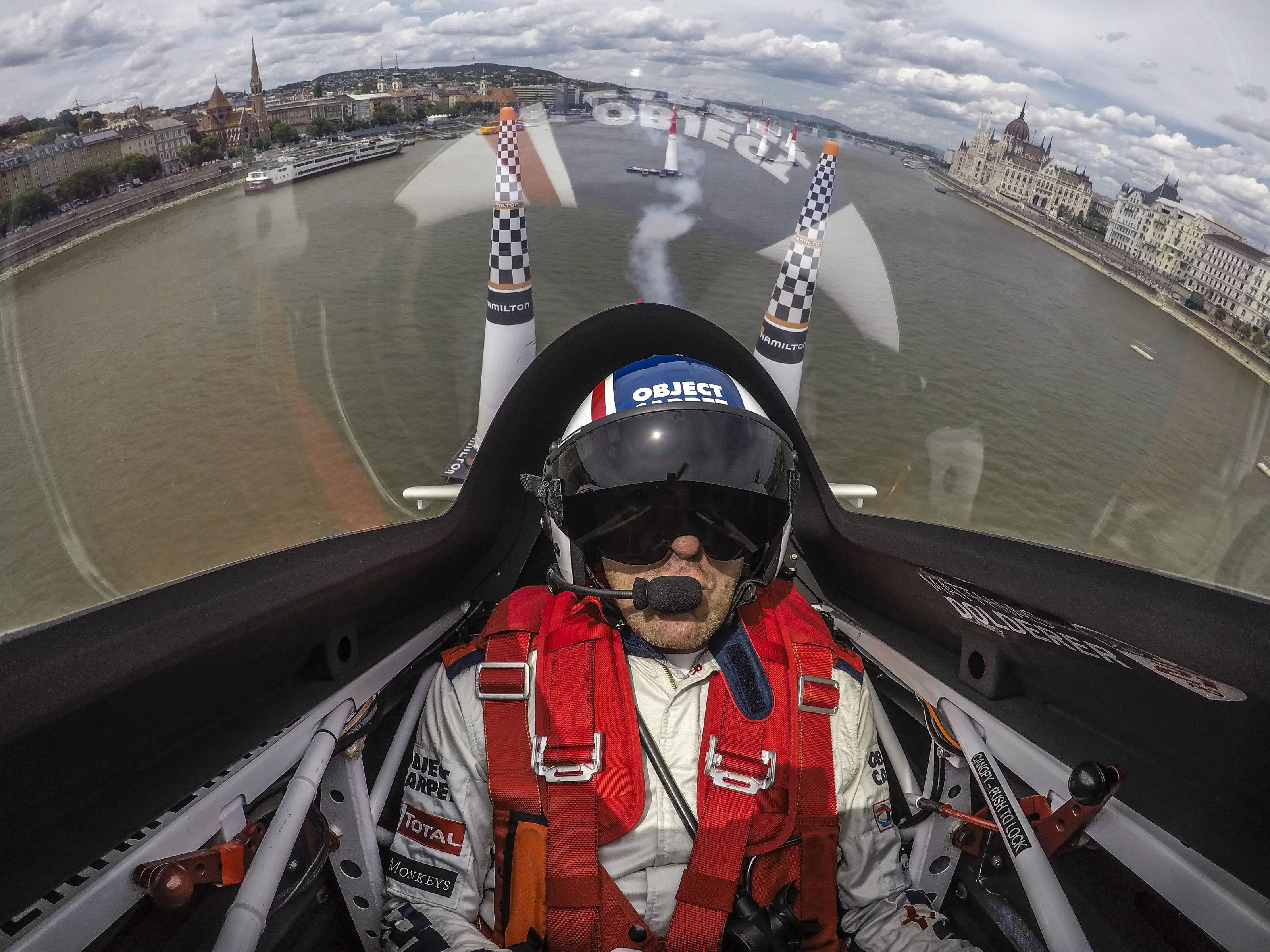 Red Bull Air Race Chambliss vince a Budapest