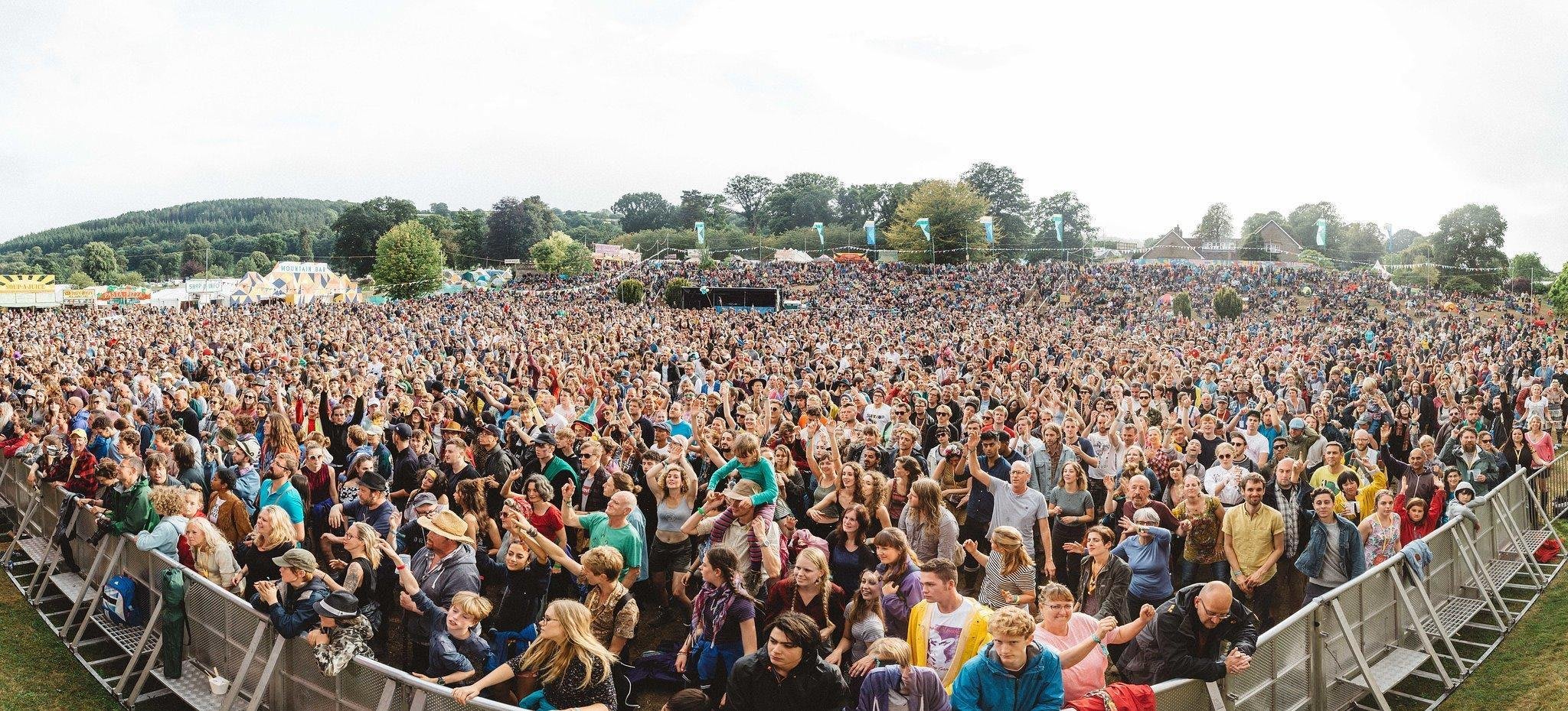 нашествие рок-фестиваль 2015. огромный концерт. сколько человек было на фестивале. грушинский фестиваль тольятти. фото людей с фестиваля.