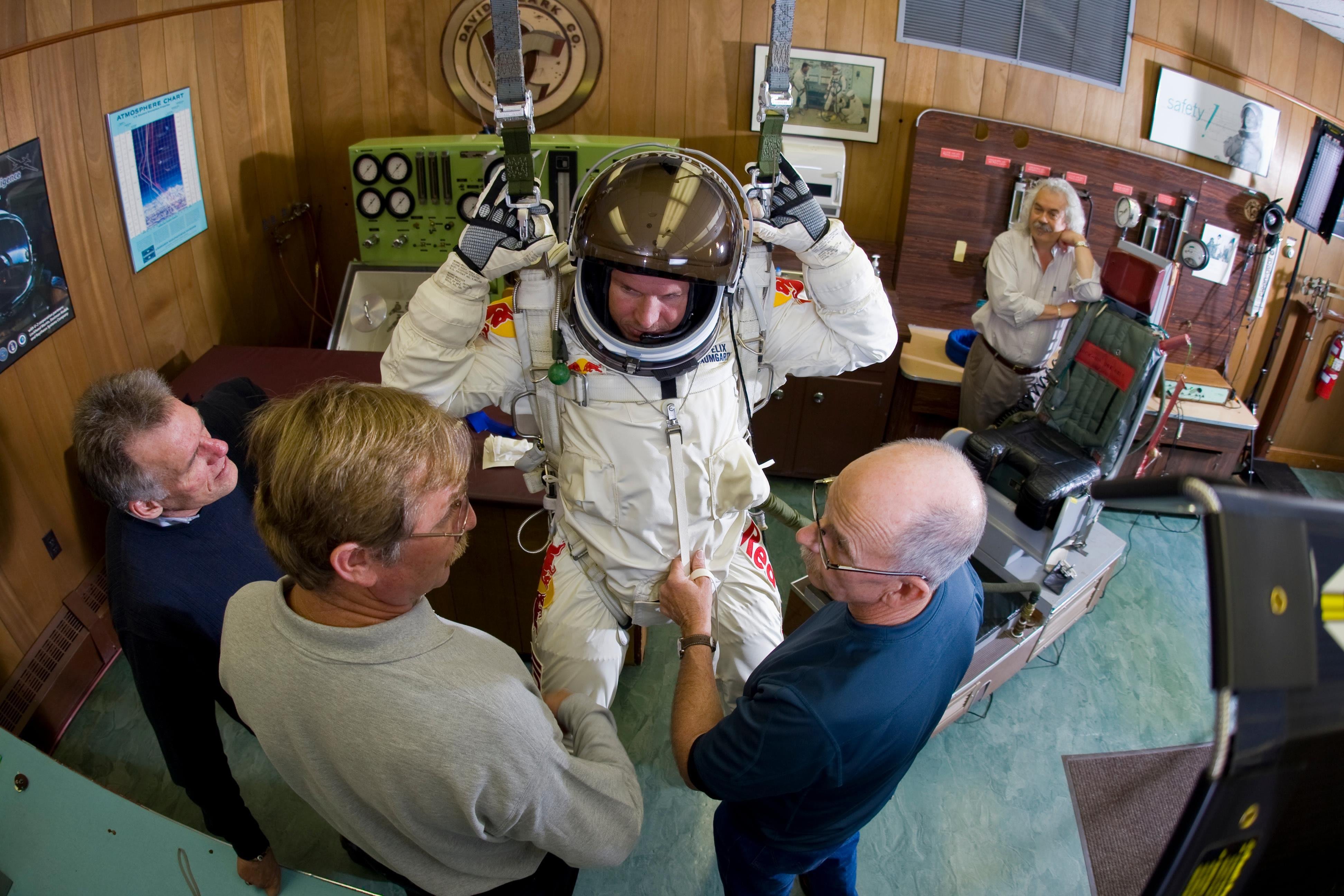 祝5周年 写真と映像で振り返るred Bull Stratos