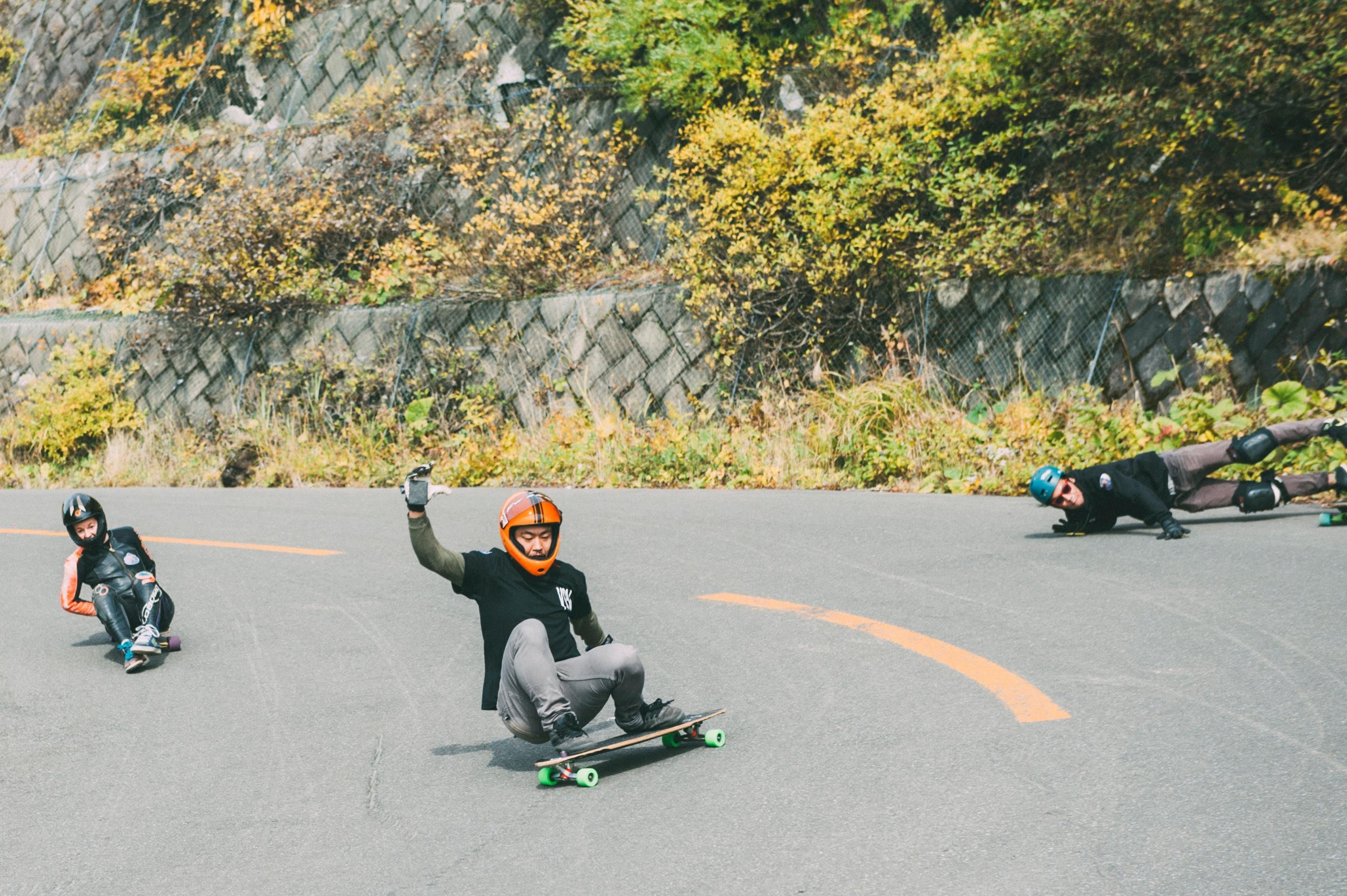 RED BULL SIDE WINDERS】最狂のダウンヒルレース、日本初上陸