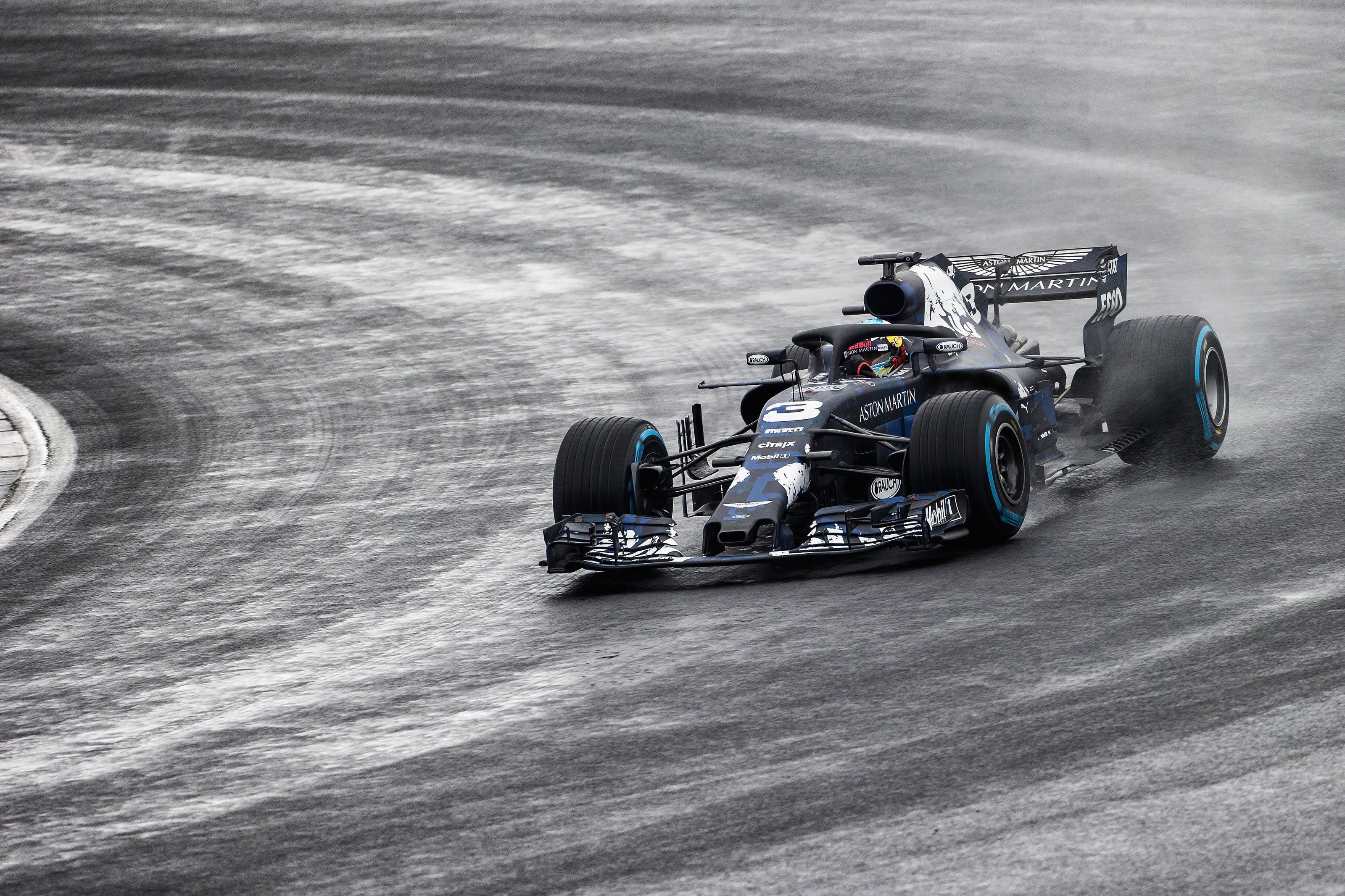 Red Bull Racing'in 2018 Aracı RB14 Tanıtıldı!