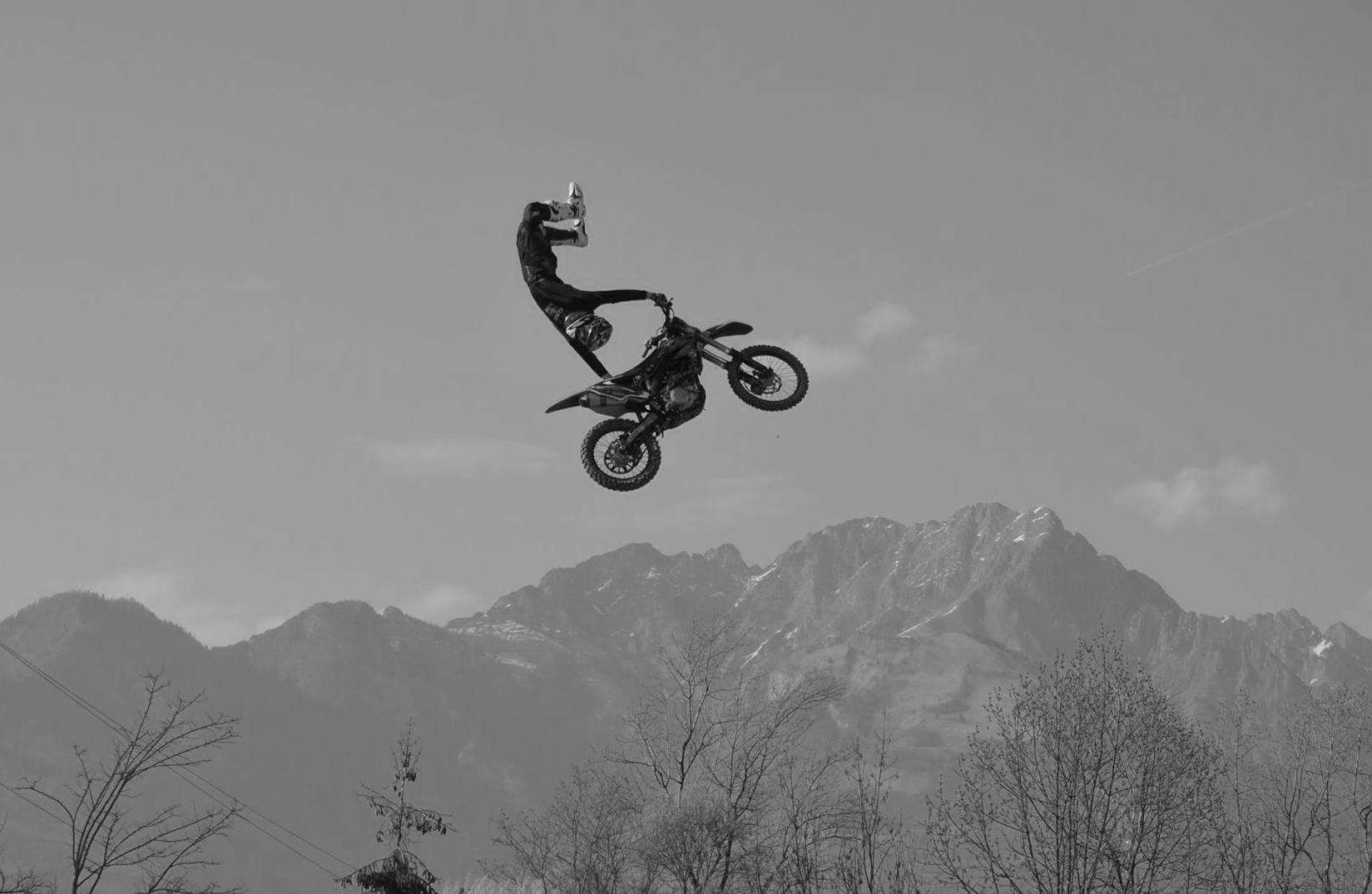 dirt bike freestyle tricks