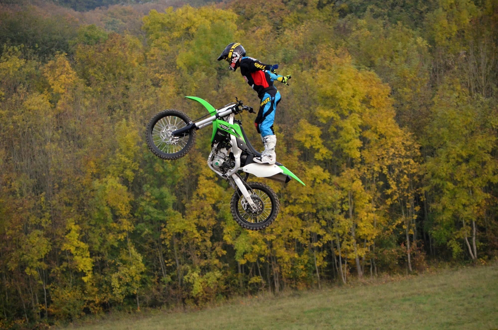 dirt bike freestyle tricks