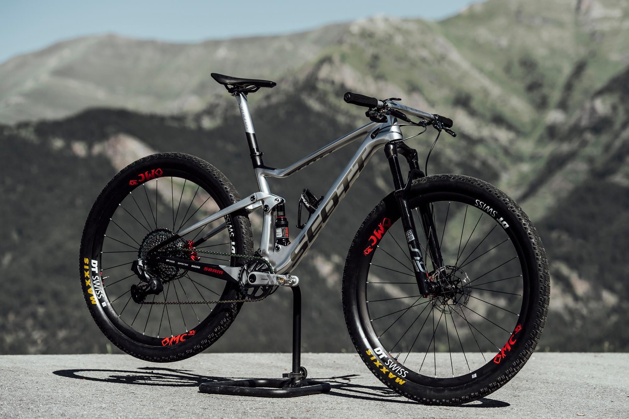 Nino schurter hot sale 2019 bike