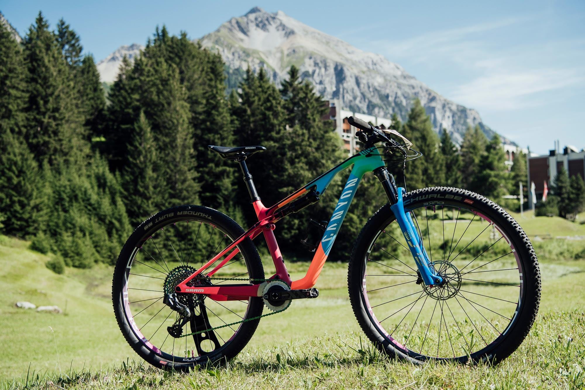 世界選手権2019XCO優勝 ポーリーヌ・フェラン＝プレヴォ専用Canyon Lux