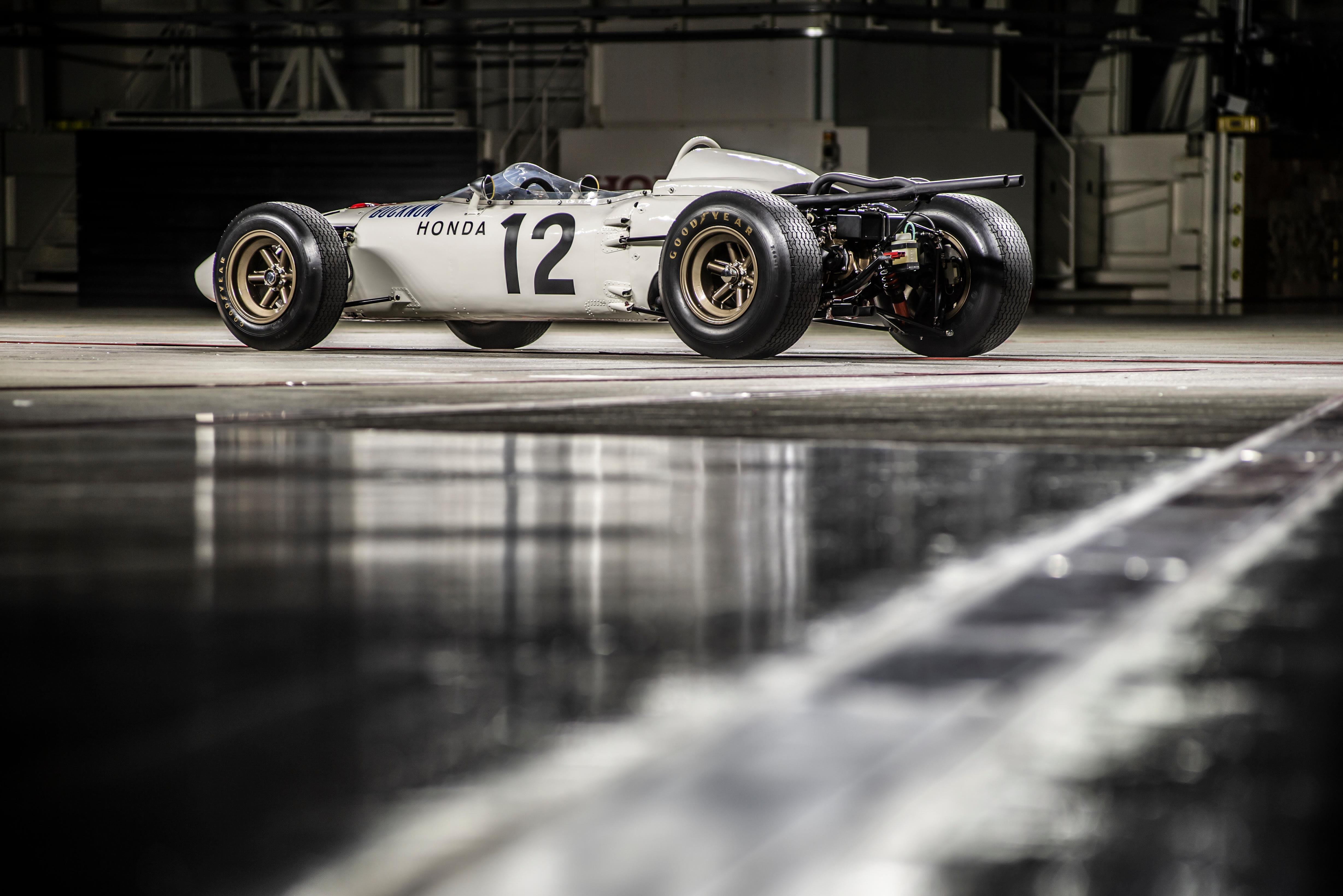 F1日本GP特別企画】マックス・フェルスタッペンがホンダRA272をドライブ。