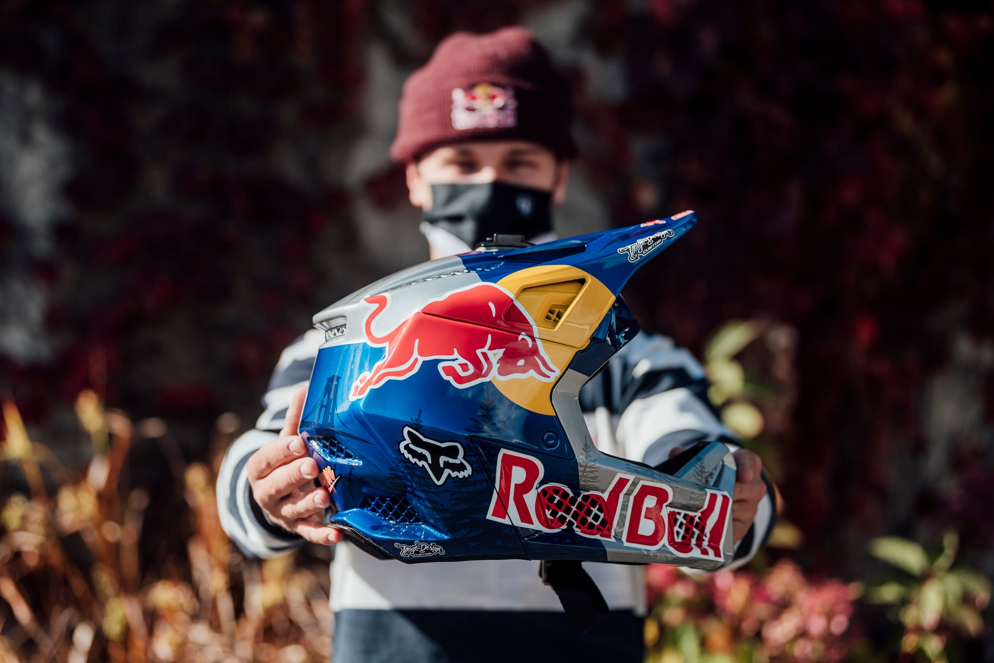 Red bull helmet clearance mtb