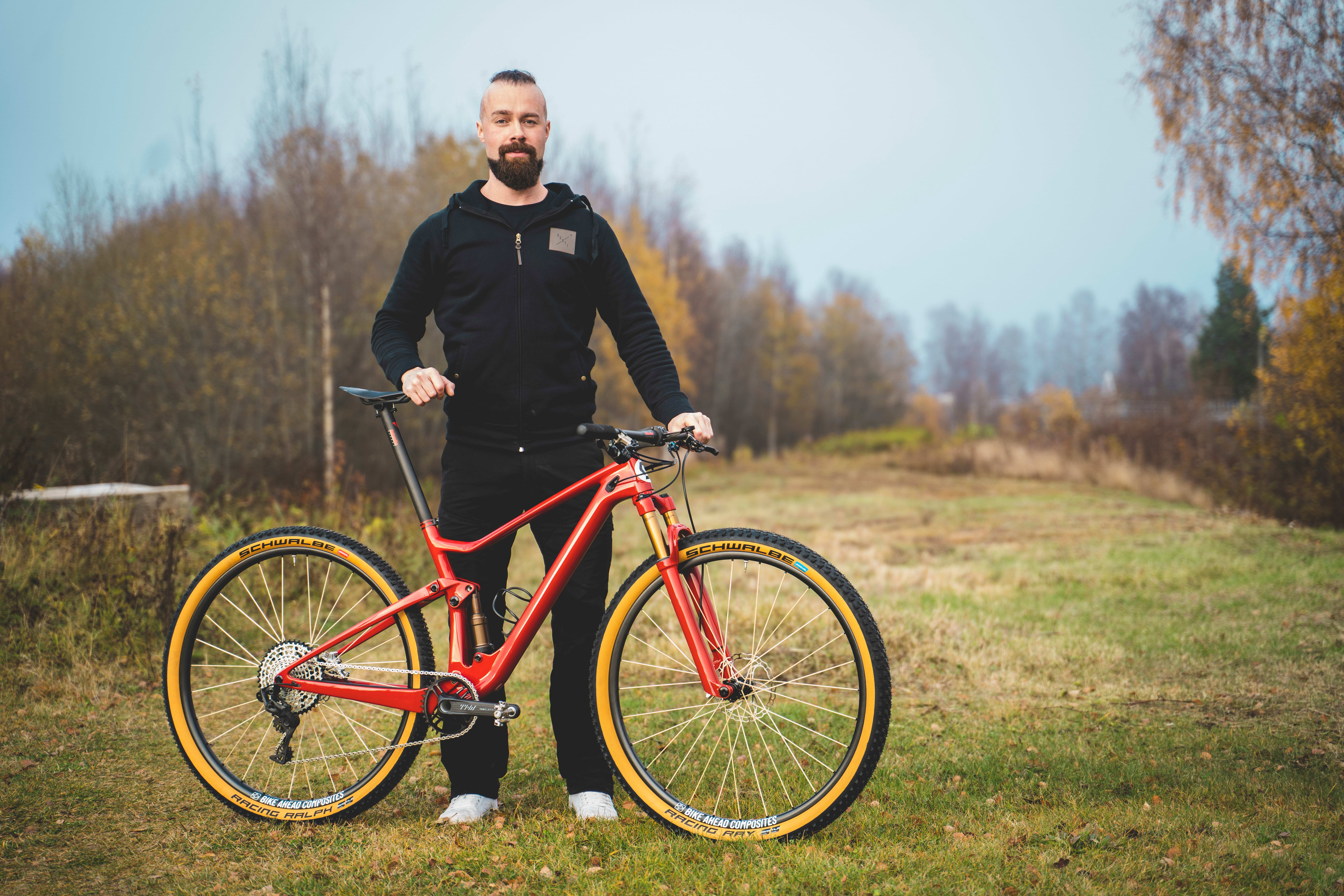 A bicicleta de DH aro 29 mais leve do mundo feita por Gustav Gullholm
