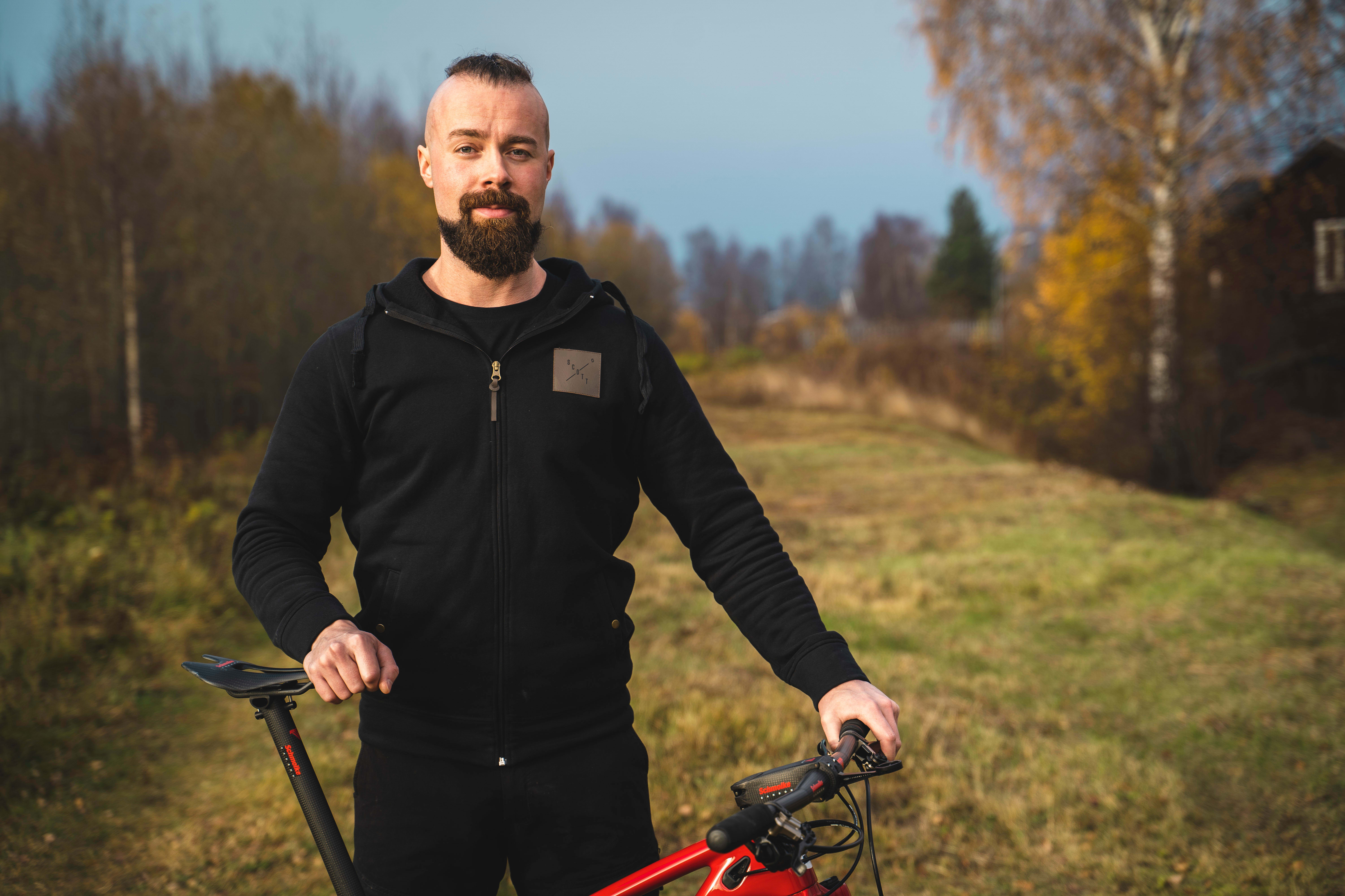 A bicicleta de DH aro 29 mais leve do mundo feita por Gustav Gullholm