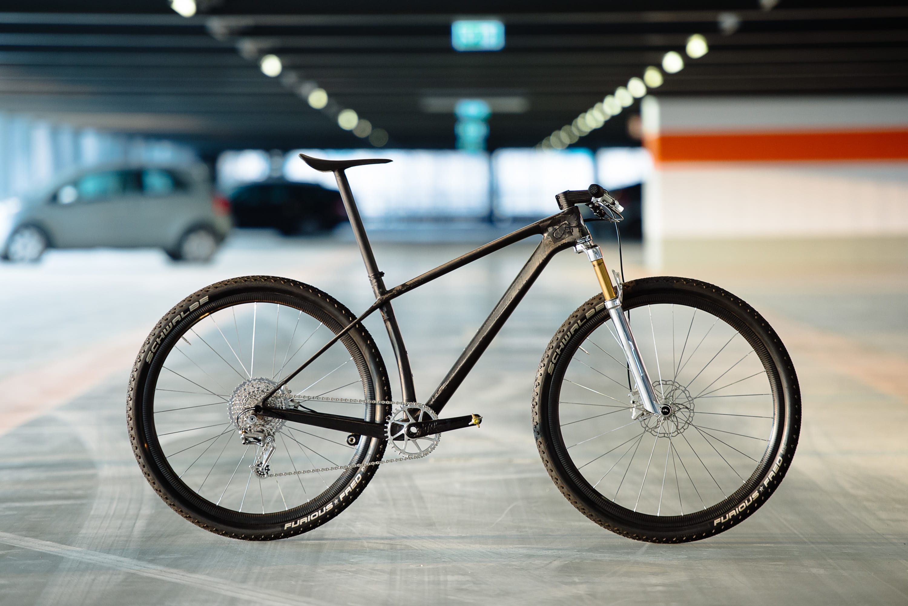 A bicicleta de DH aro 29 mais leve do mundo feita por Gustav Gullholm