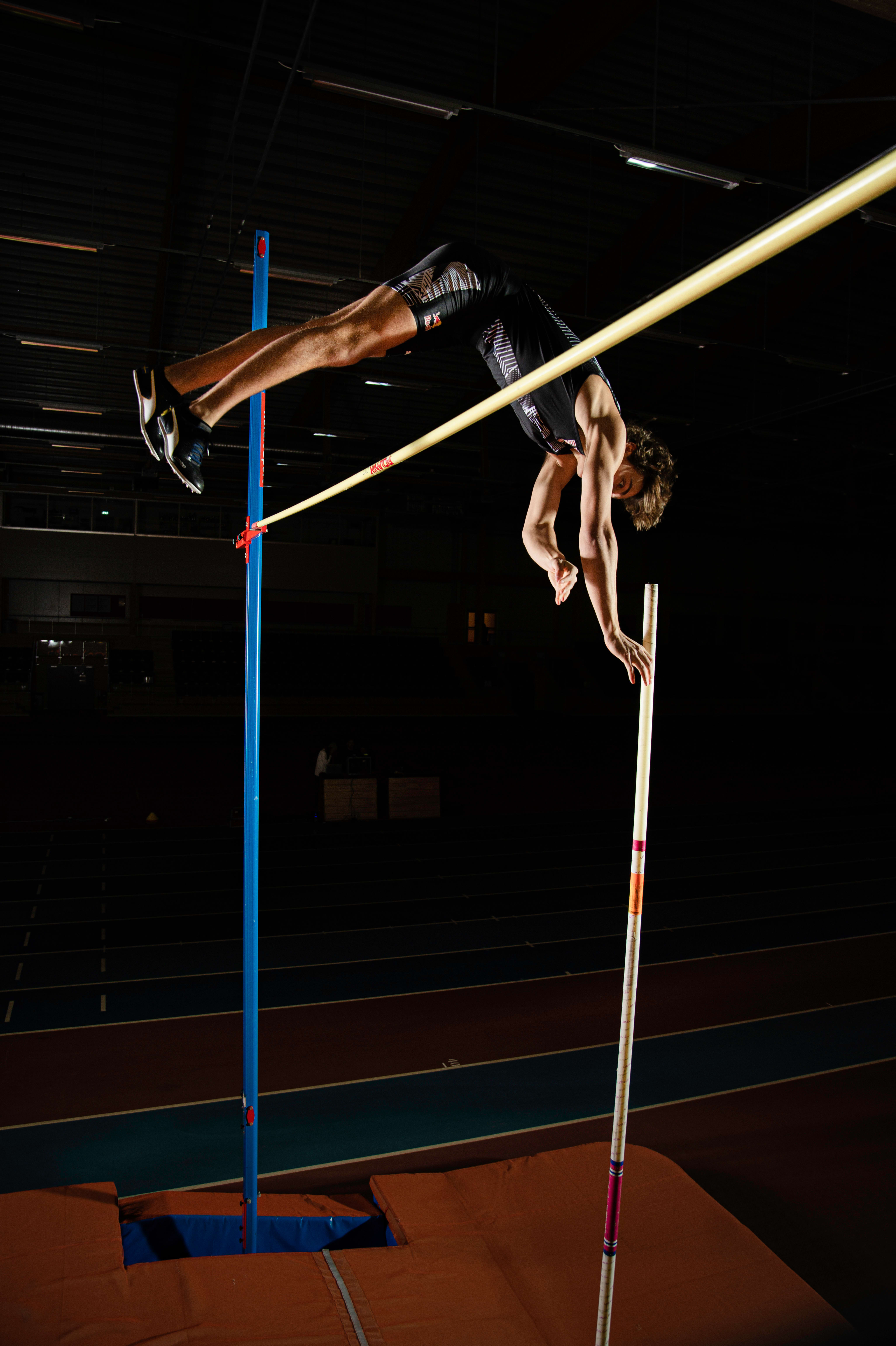 Armand Duplantis Recordman Du Monde De Saut A La Perche