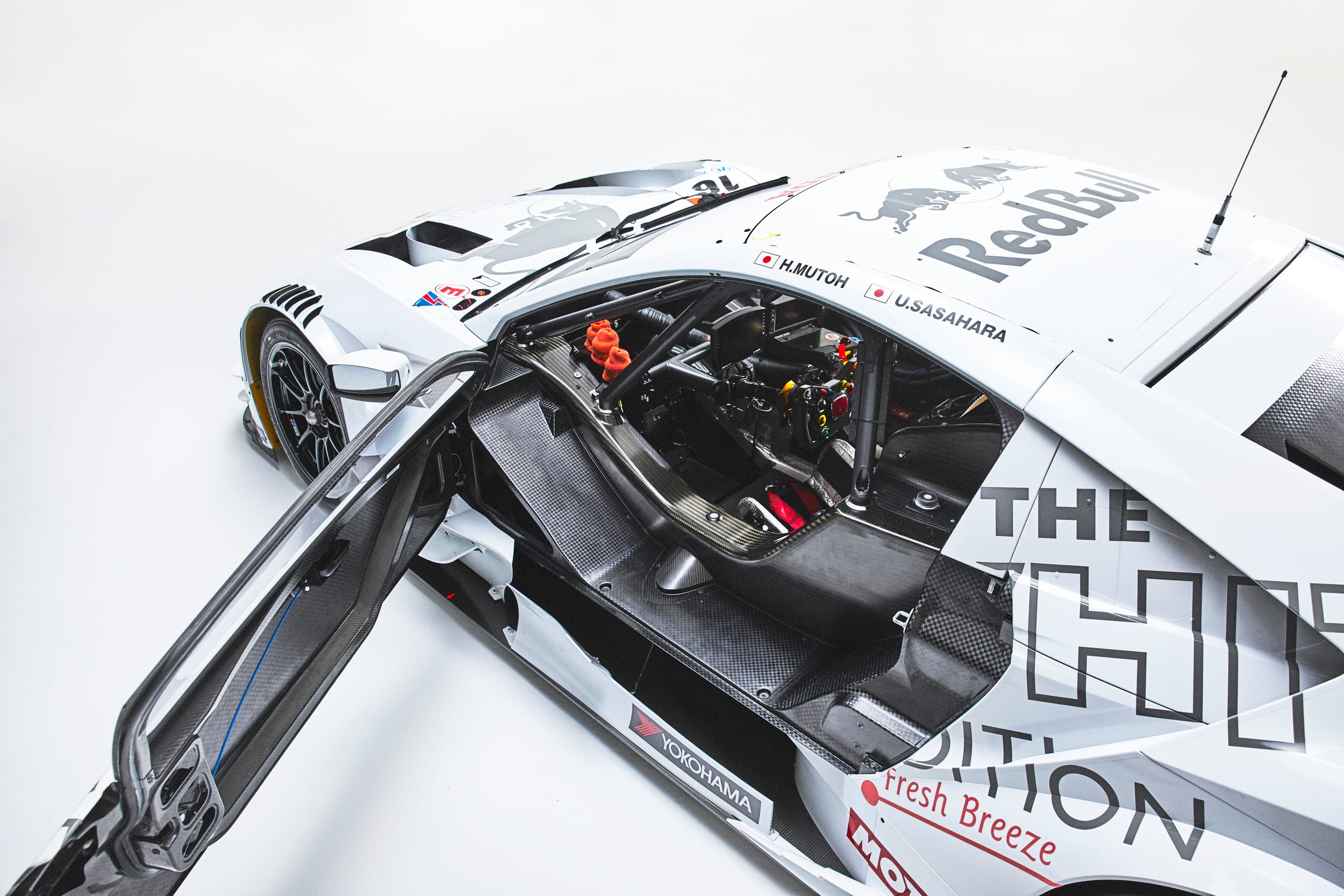 1/10 ホンダNSX-GT レッドブルホワイトエディション S-GT】まるで四輪版の無限ホワイトブル!? 特別塗装ホワイトバージョン