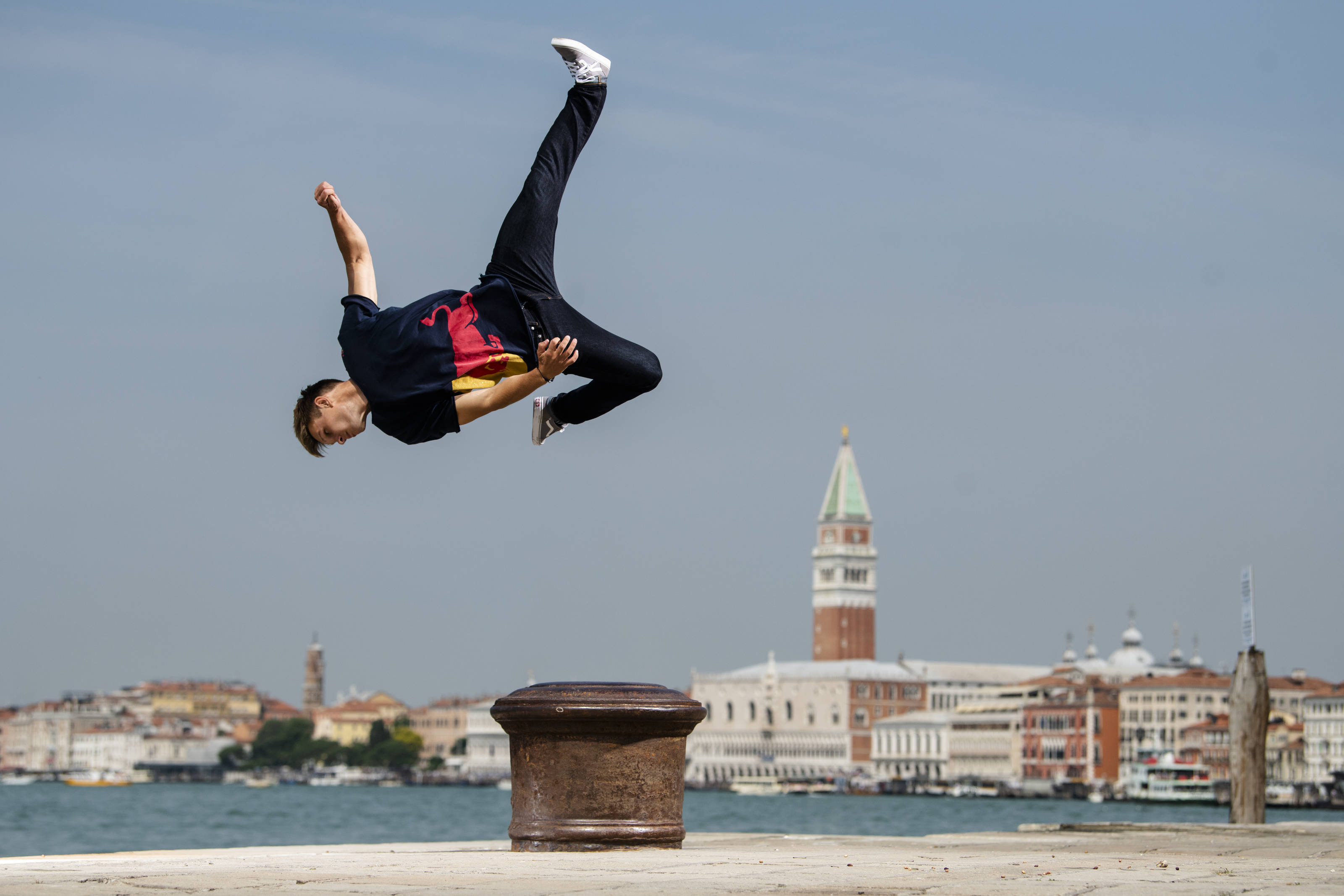 Best Gravity defying images: 5 shots to check out