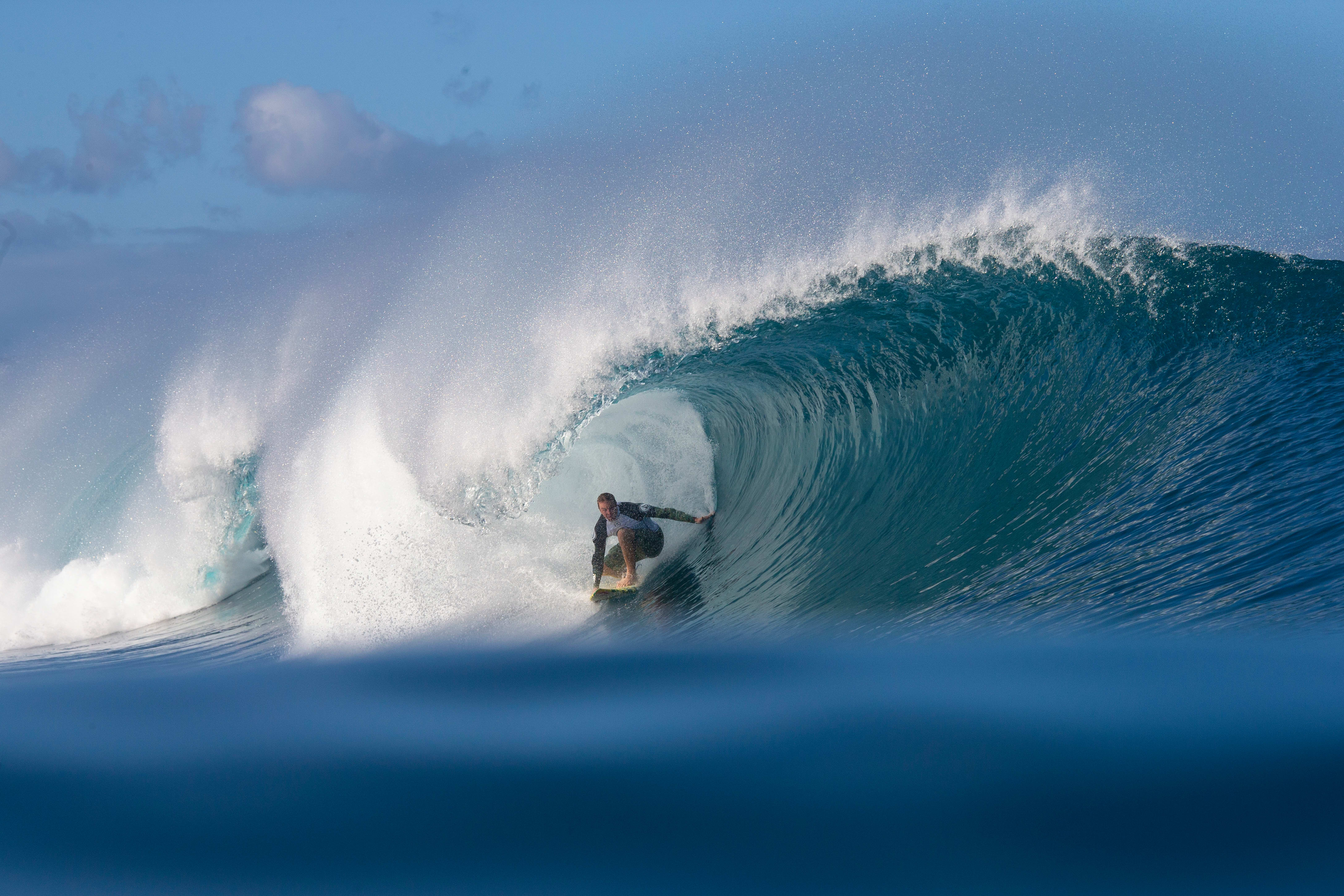 THE FRONTSIDE HACK BY KEKOA BACALSO – Famous Surf