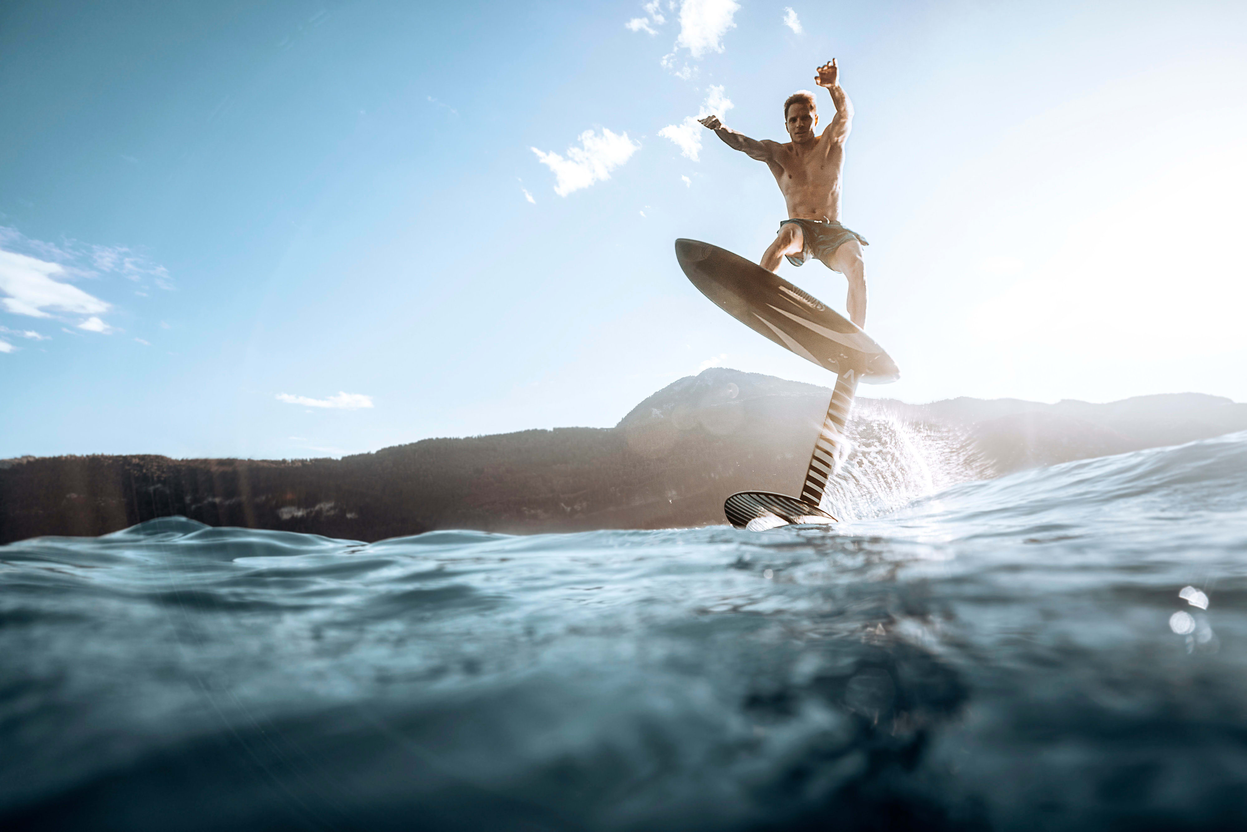 1 Wellenreiten Surfen Figur mit Marmor mit Gravur Pokale Wassersport Schwimmen 