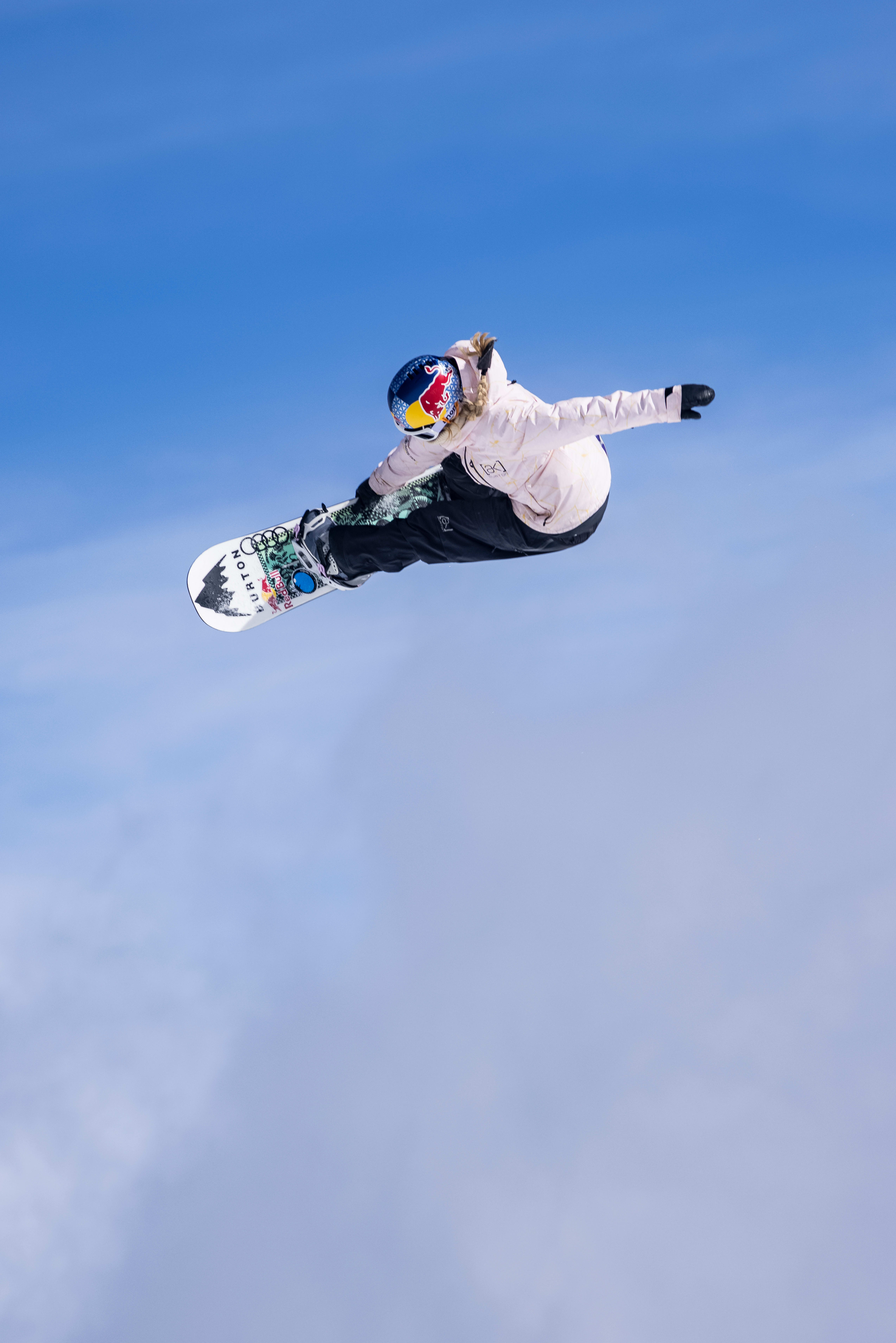 セール中…アンナ・ガッサー直筆サイン入り超 特大写真…Anna Gasser, Anna Gasser: Freestyle Snowboarding – image gallery