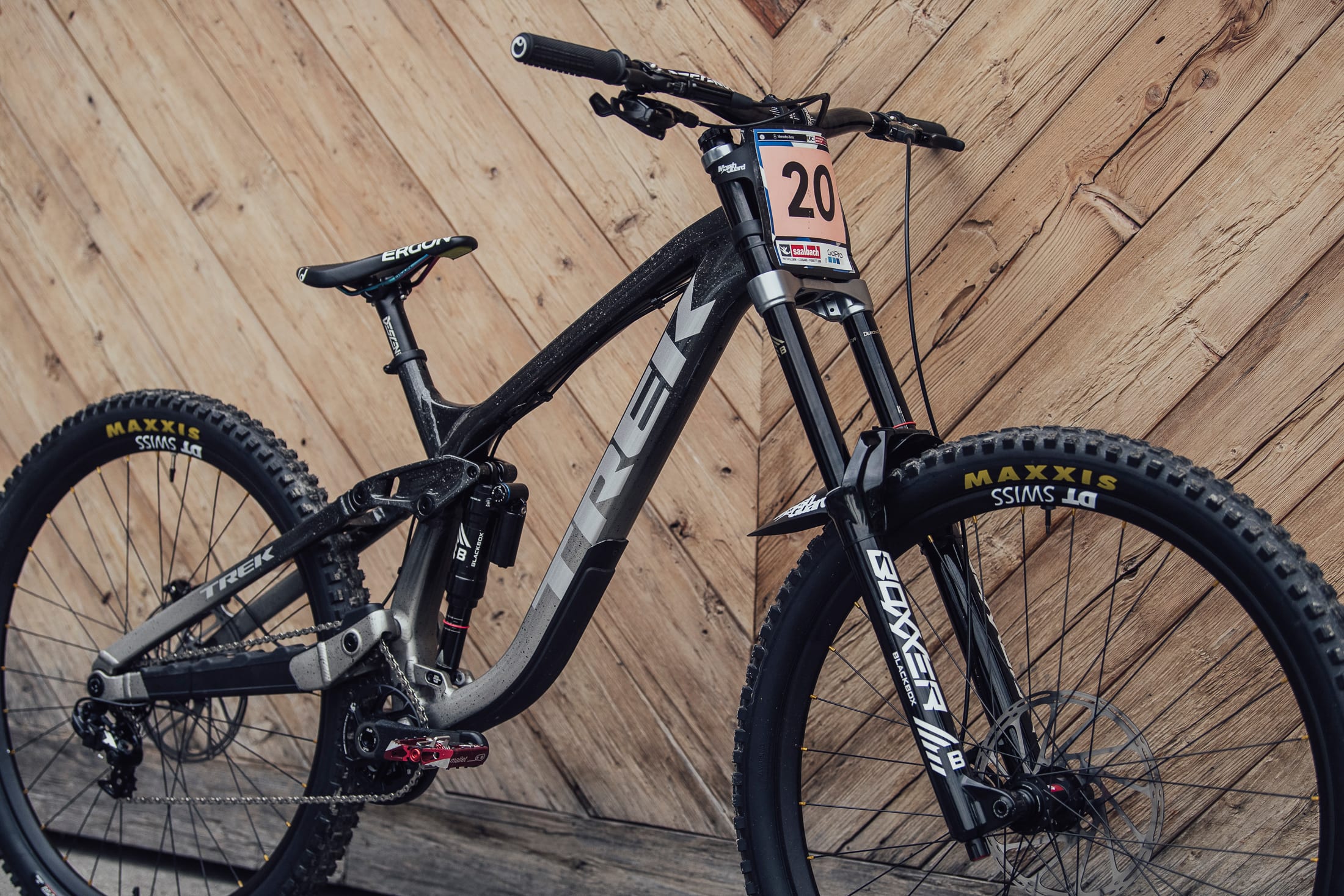 ヴァリ・ホルのダウンヒルマウンテンバイクTrek Session 2021を徹底