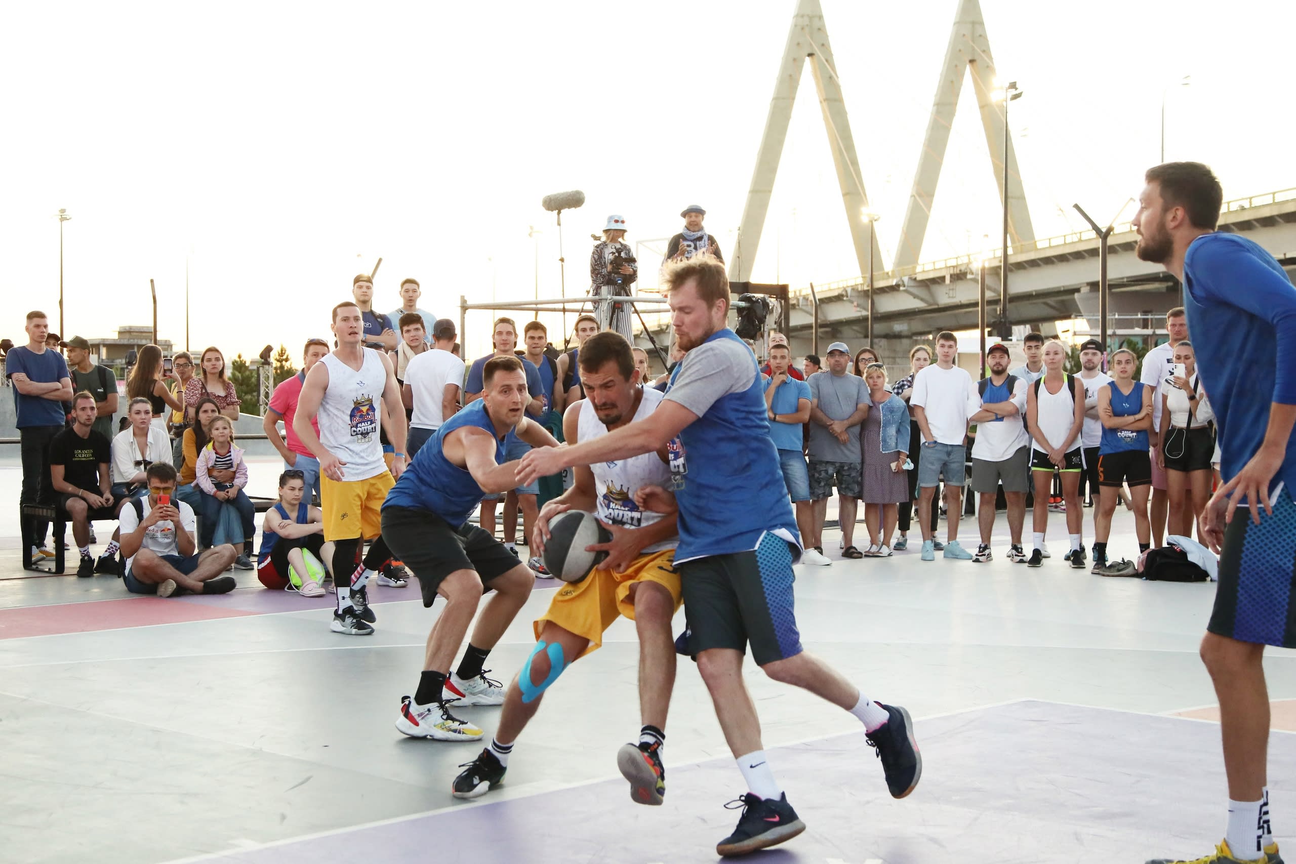 Участники национального финала Red Bull Half Court